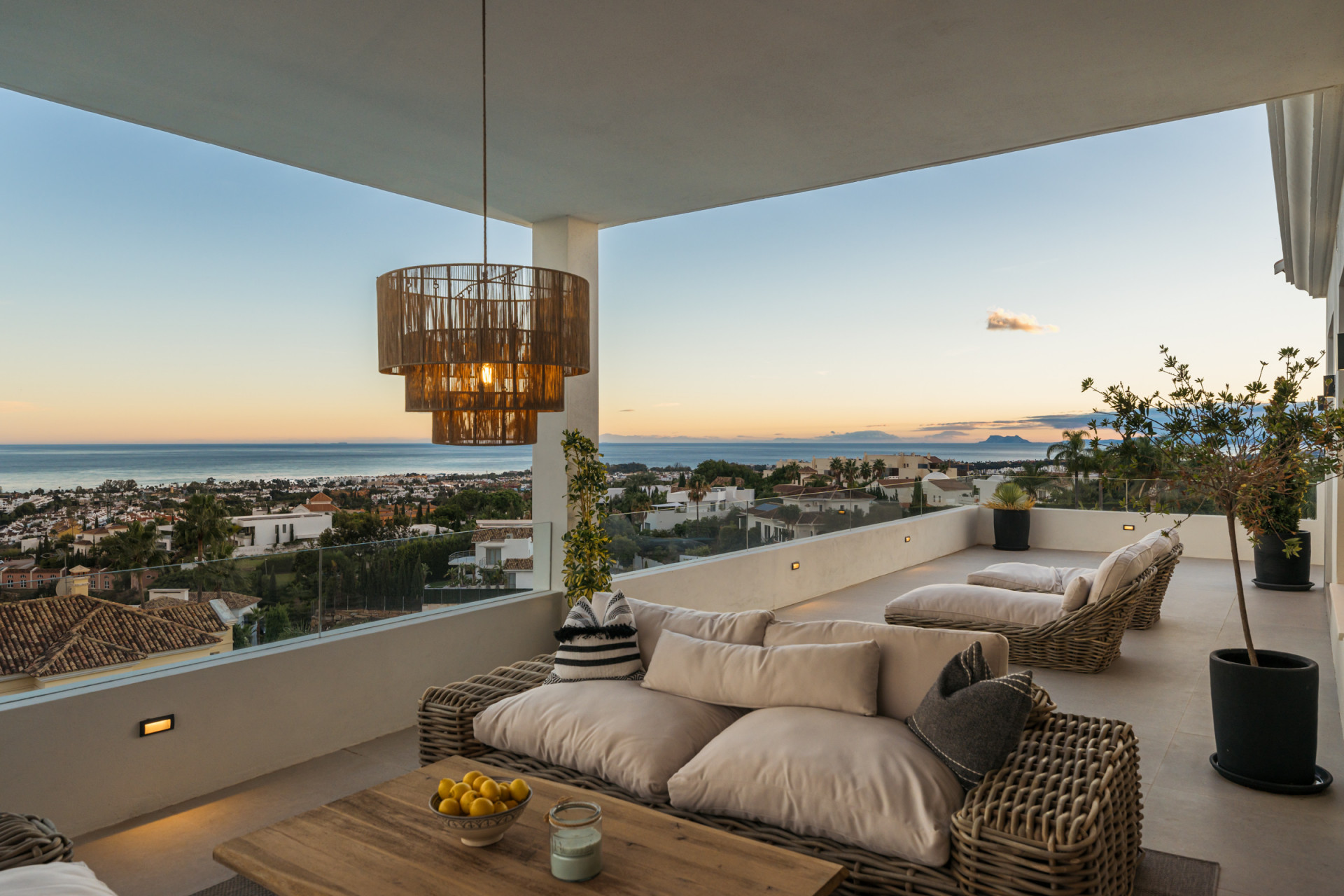 951-00202P - 6 Bedroom Villa in Benahavis, Malaga