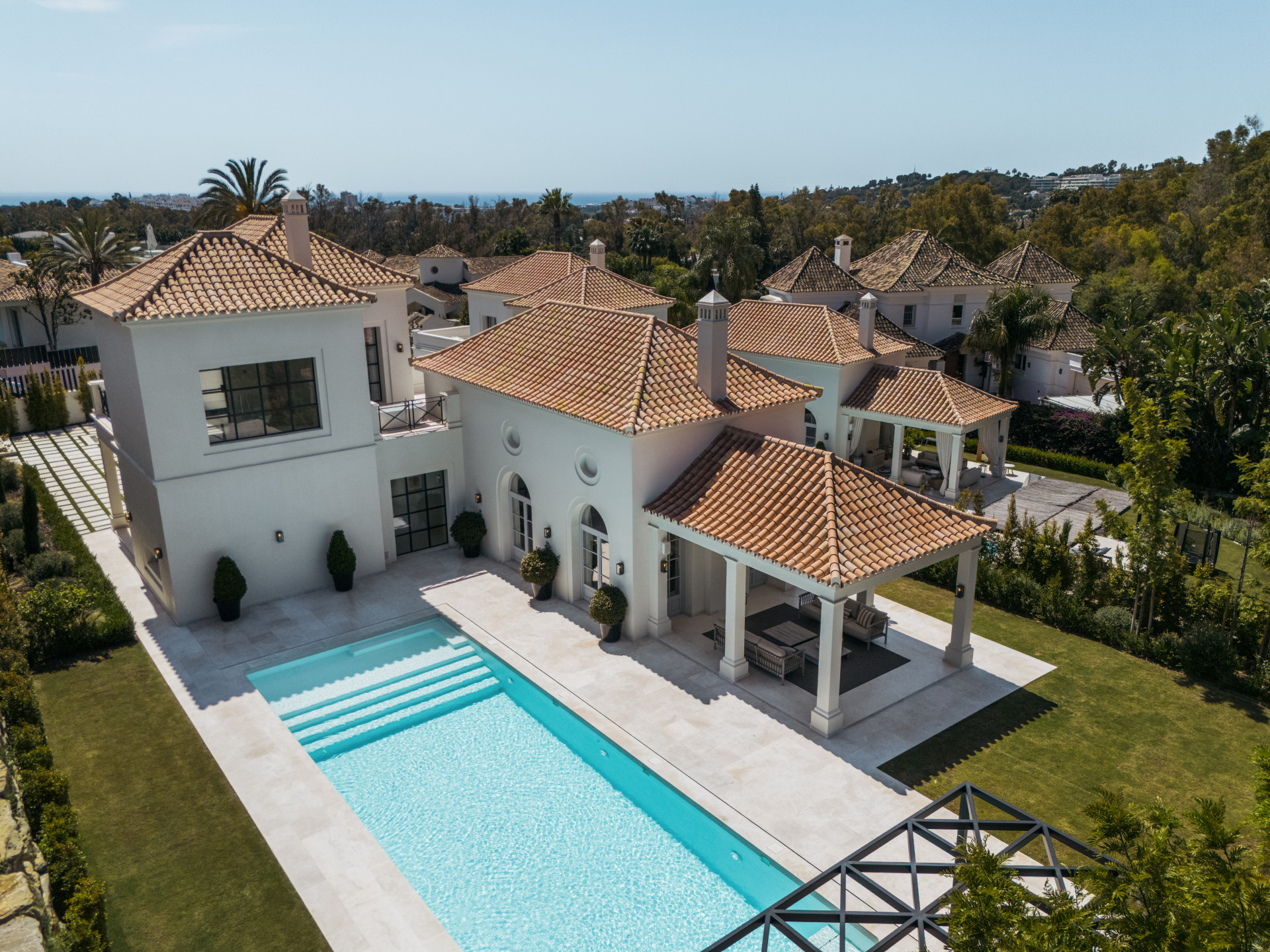 951-00199P - 4 Bedroom Villa in Marbella, Malaga