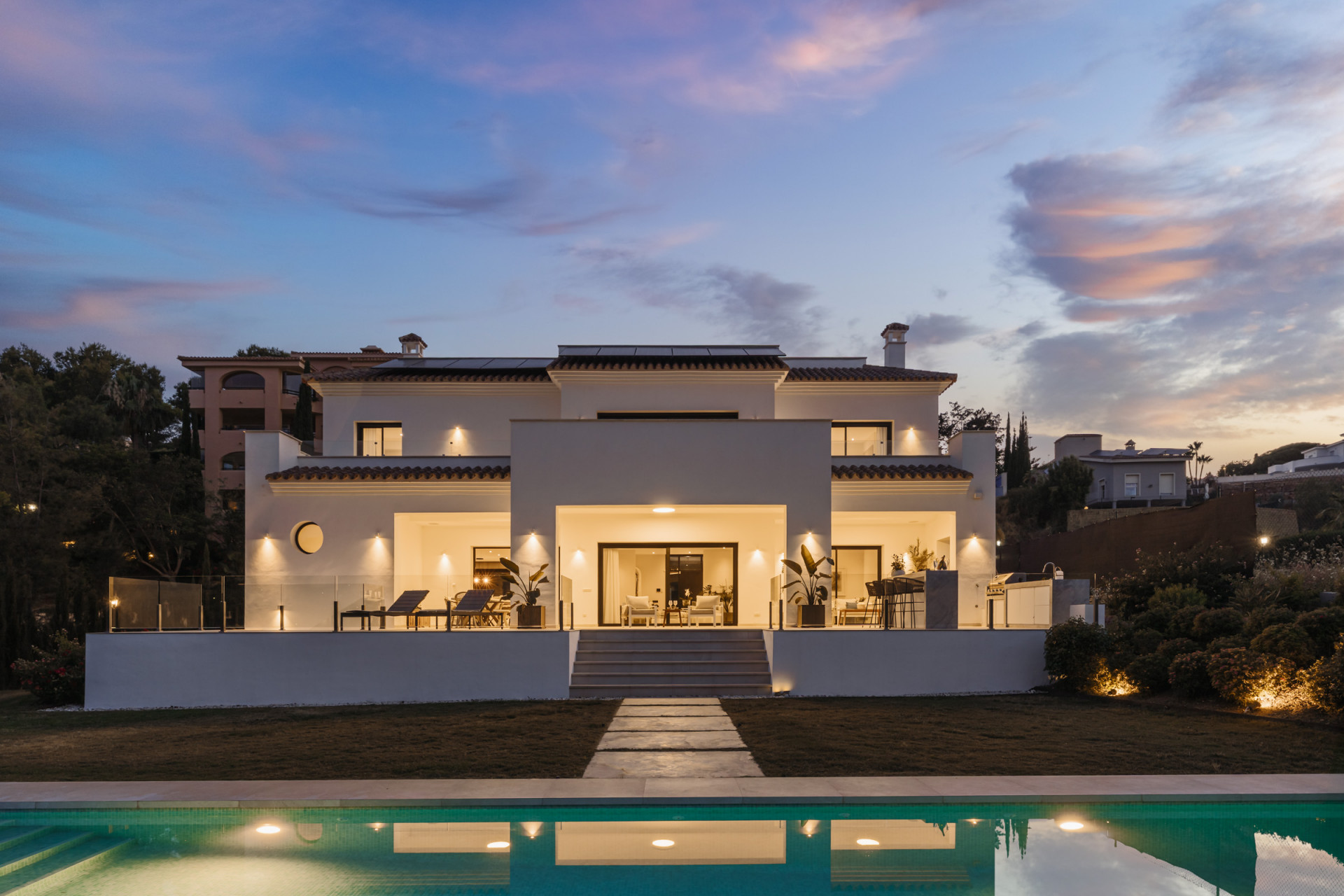 951-00192P - 5 Bedroom Villa in Marbella, Malaga 951-00192P - 5 Bedroom Villa in Marbella, Malaga