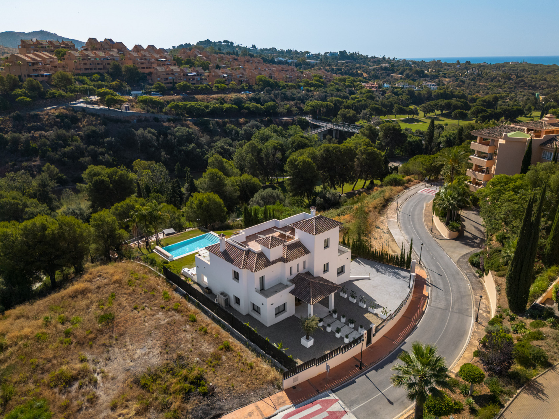 951-00192P - 5 Bedroom Villa in Marbella, Malaga