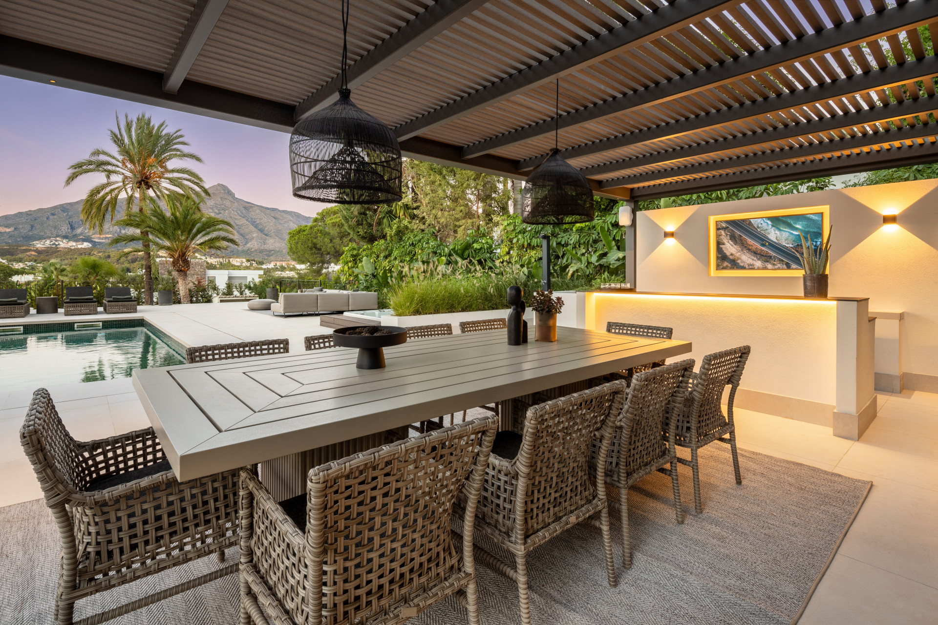 951-00191P - 5 Bedroom Villa in Marbella, Malaga