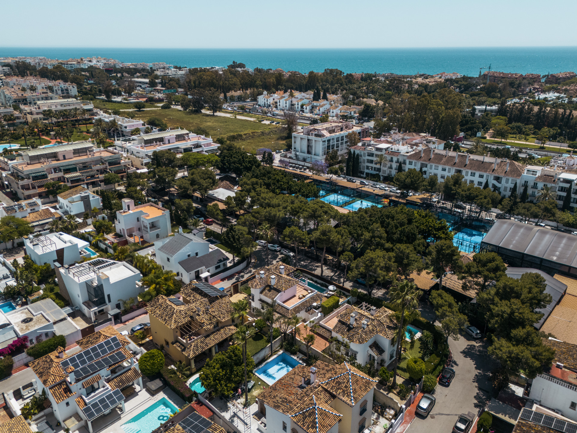 951-00196P - 6 Bedroom Villa in Marbella, Malaga