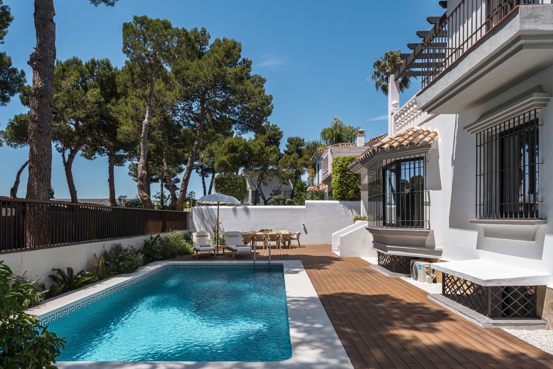 951-00196P - 6 Bedroom Villa in Marbella, Malaga