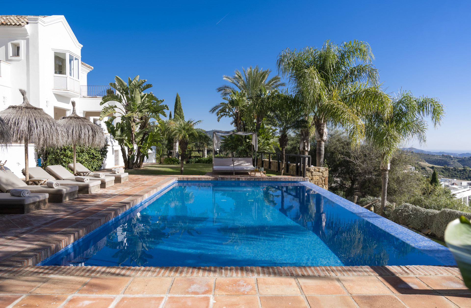 951-00189P - 6 Bedroom Villa in Marbella, Malaga
