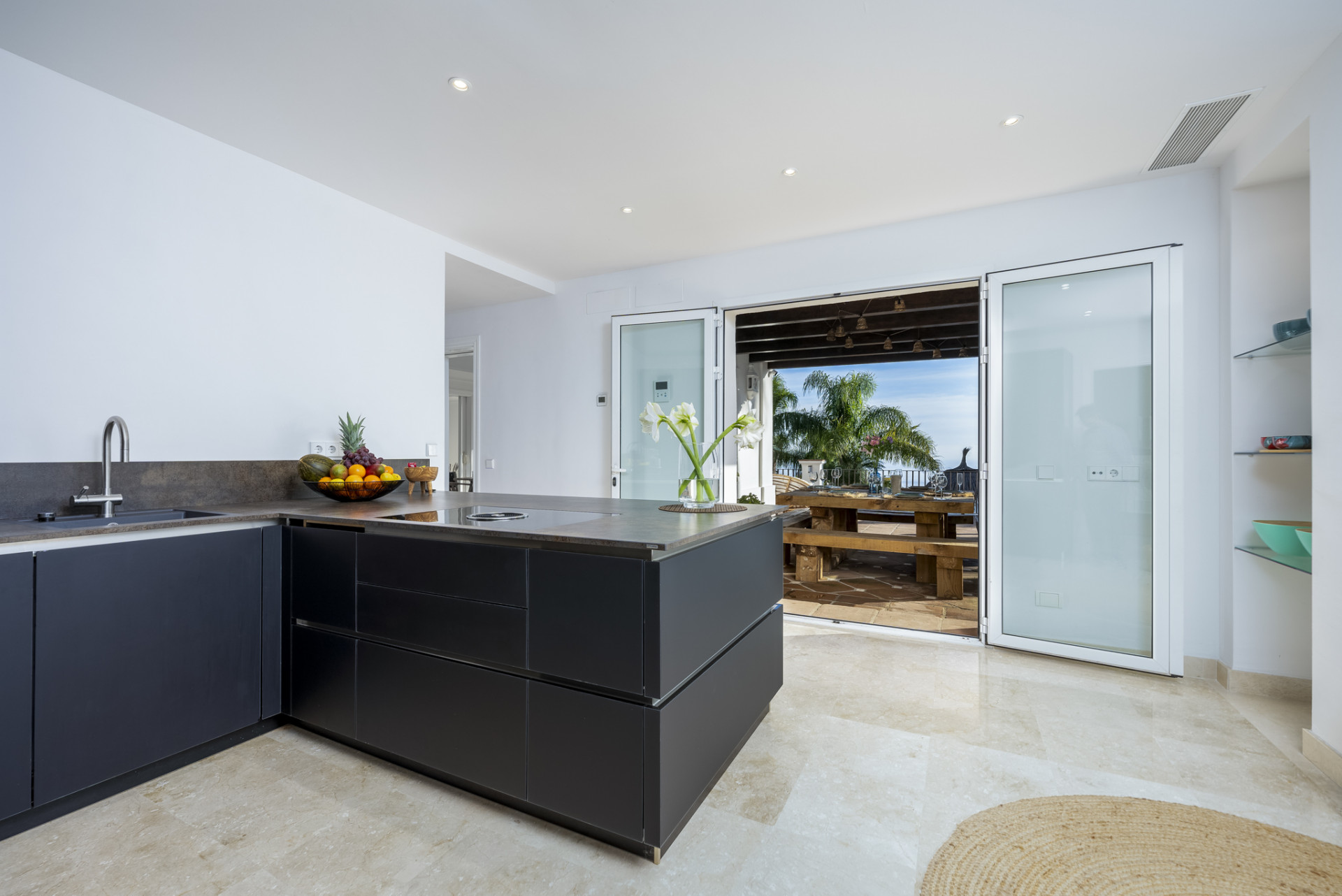 951-00189P - 6 Bedroom Villa in Marbella, Malaga
