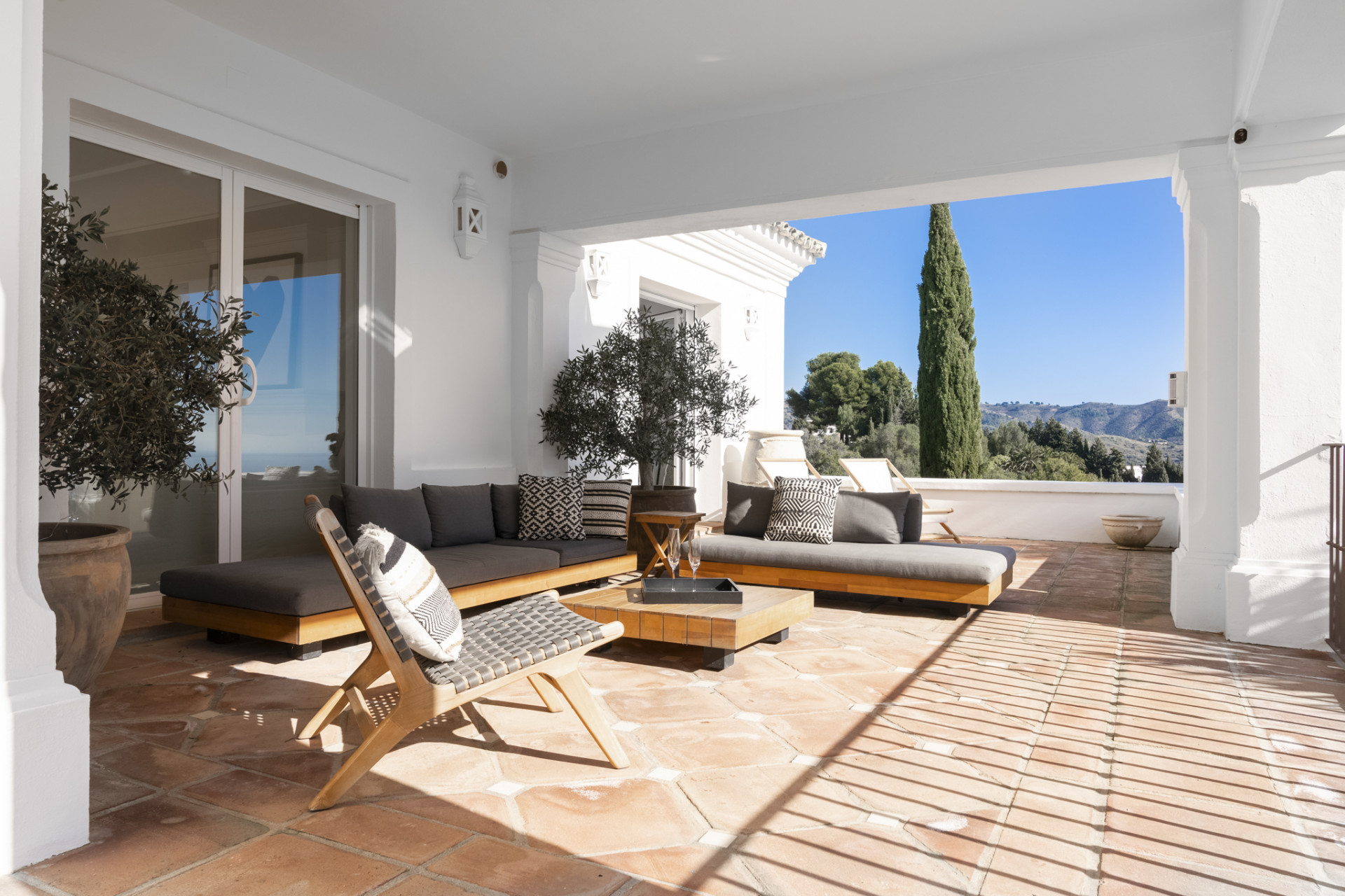 951-00189P - 6 Bedroom Villa in Marbella, Malaga