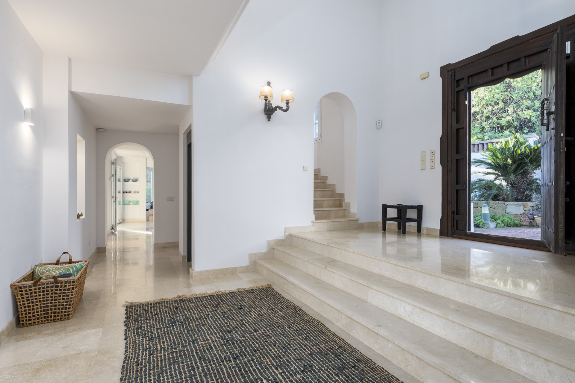951-00189P - 6 Bedroom Villa in Marbella, Malaga