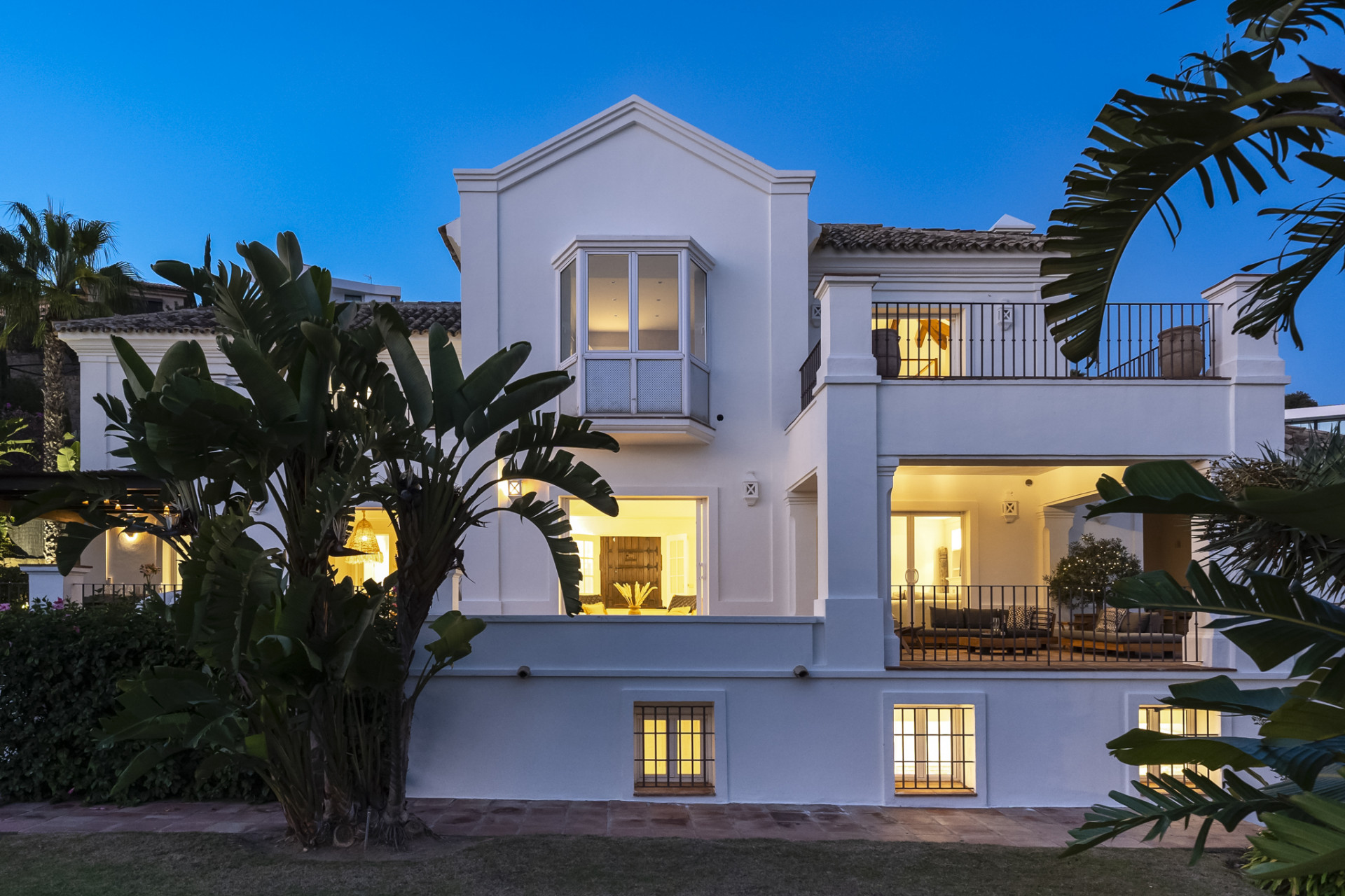 951-00189P - 6 Bedroom Villa in Marbella, Malaga