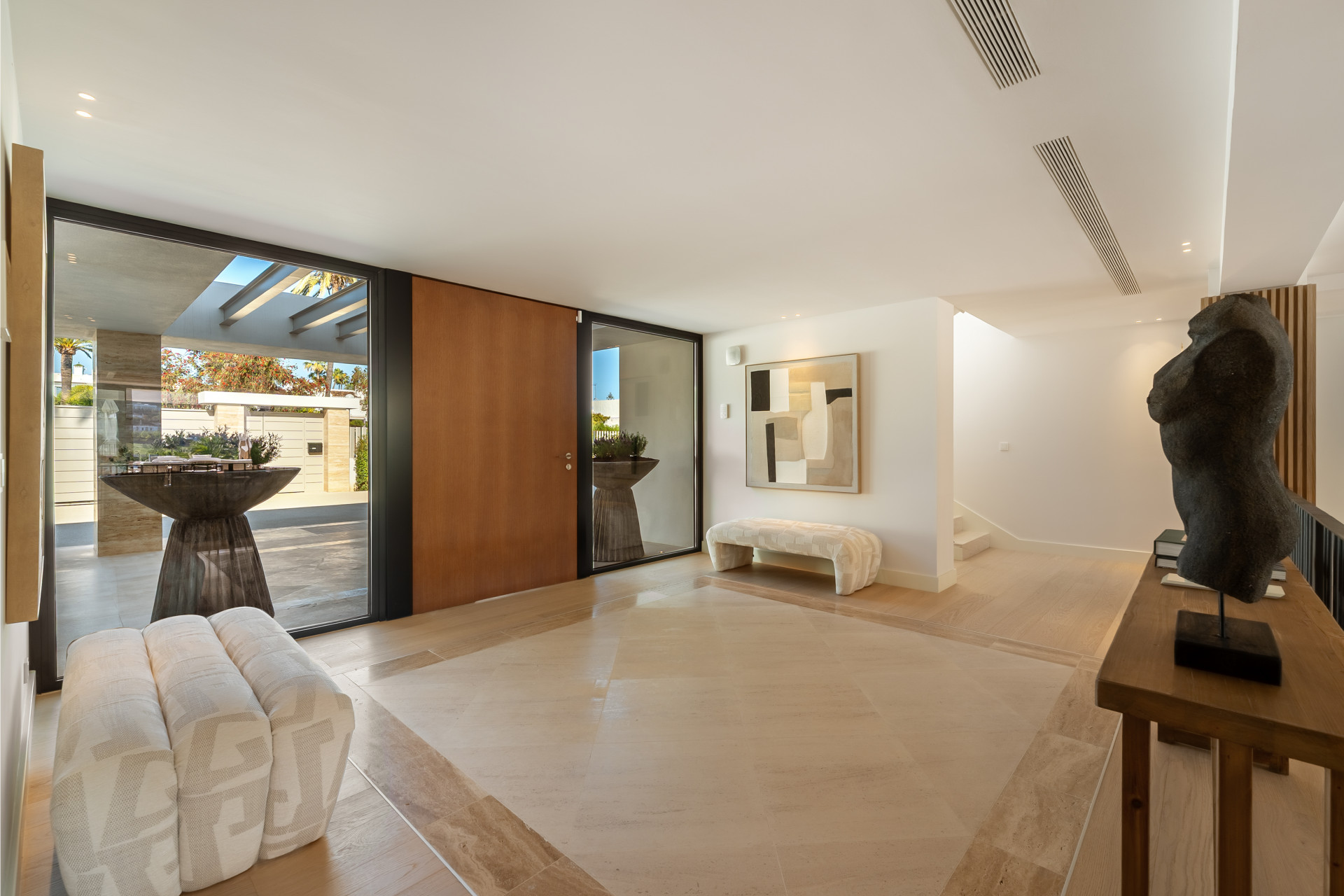 951-00182P - 6 Bedroom Villa in Marbella, Malaga