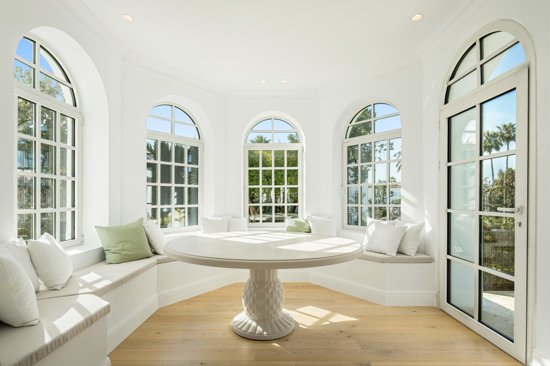 951-00184P - 5 Bedroom Villa in Marbella, Malaga