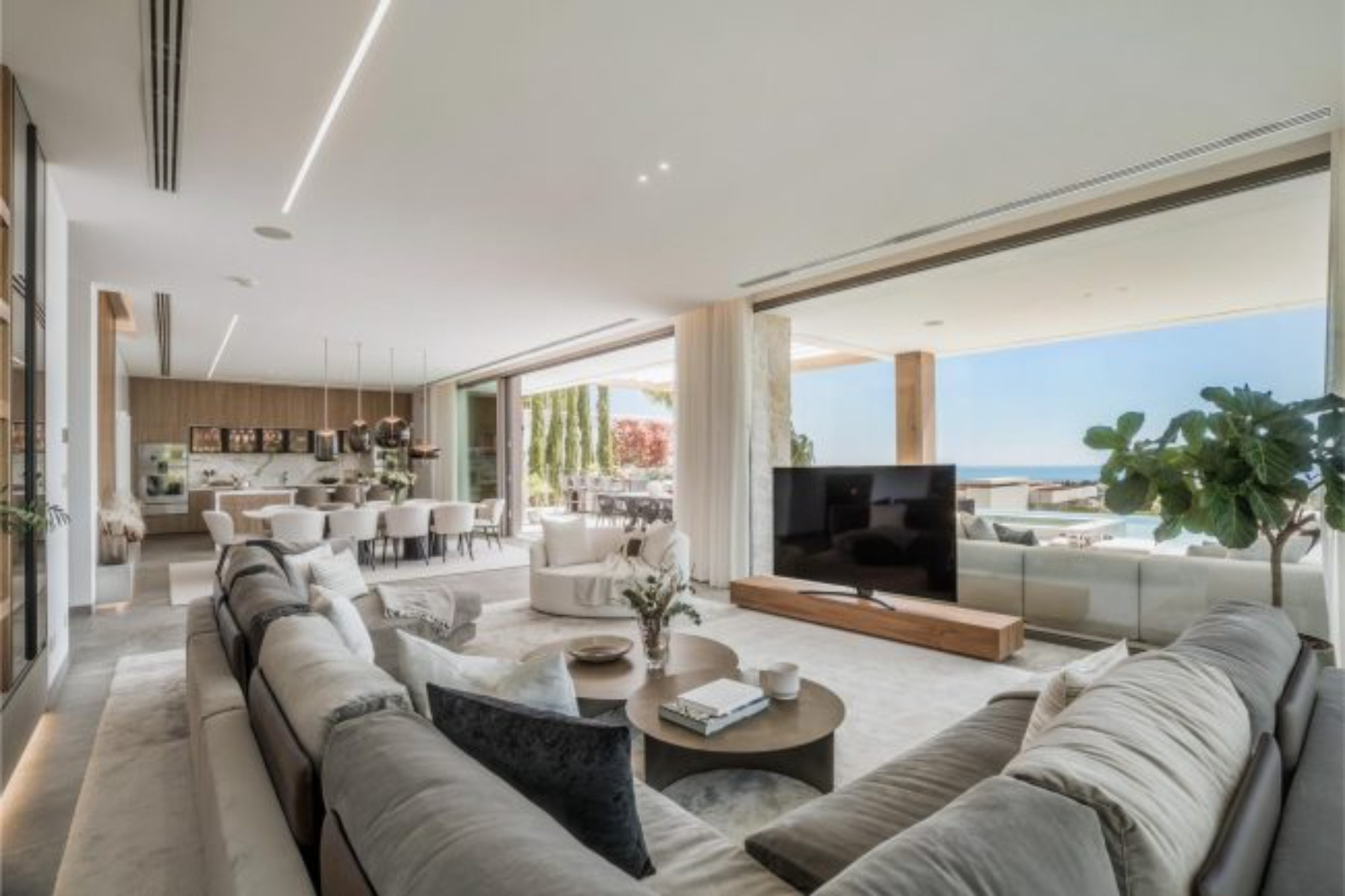 951-00157P - 6 Bedroom Villa in Benahavis, Malaga