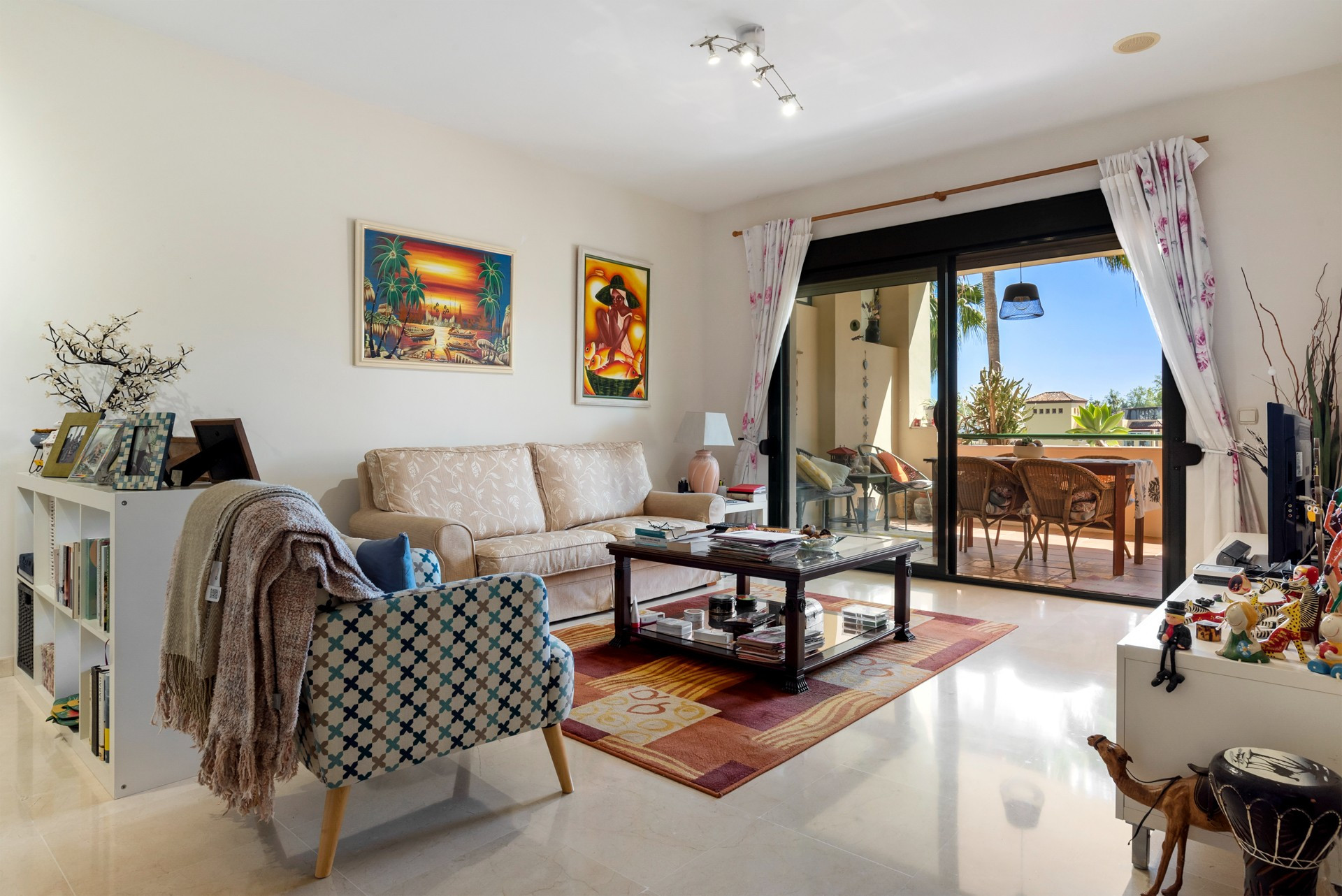 951-00152P - 2 Bedroom Apartment in San Pedro de Alcantara, Malaga