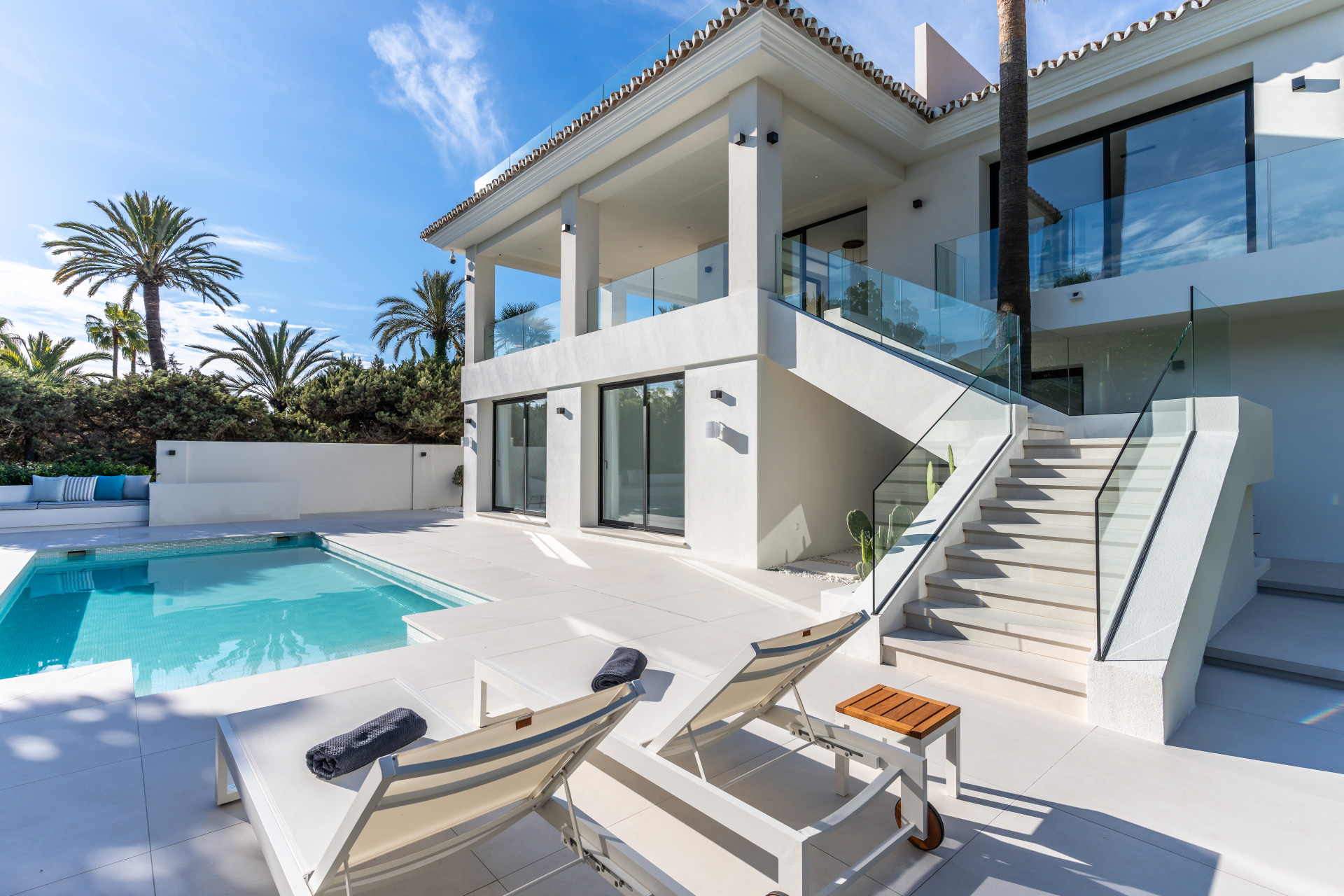 951-00111P - 4 Bedroom Villa in Marbella, Malaga