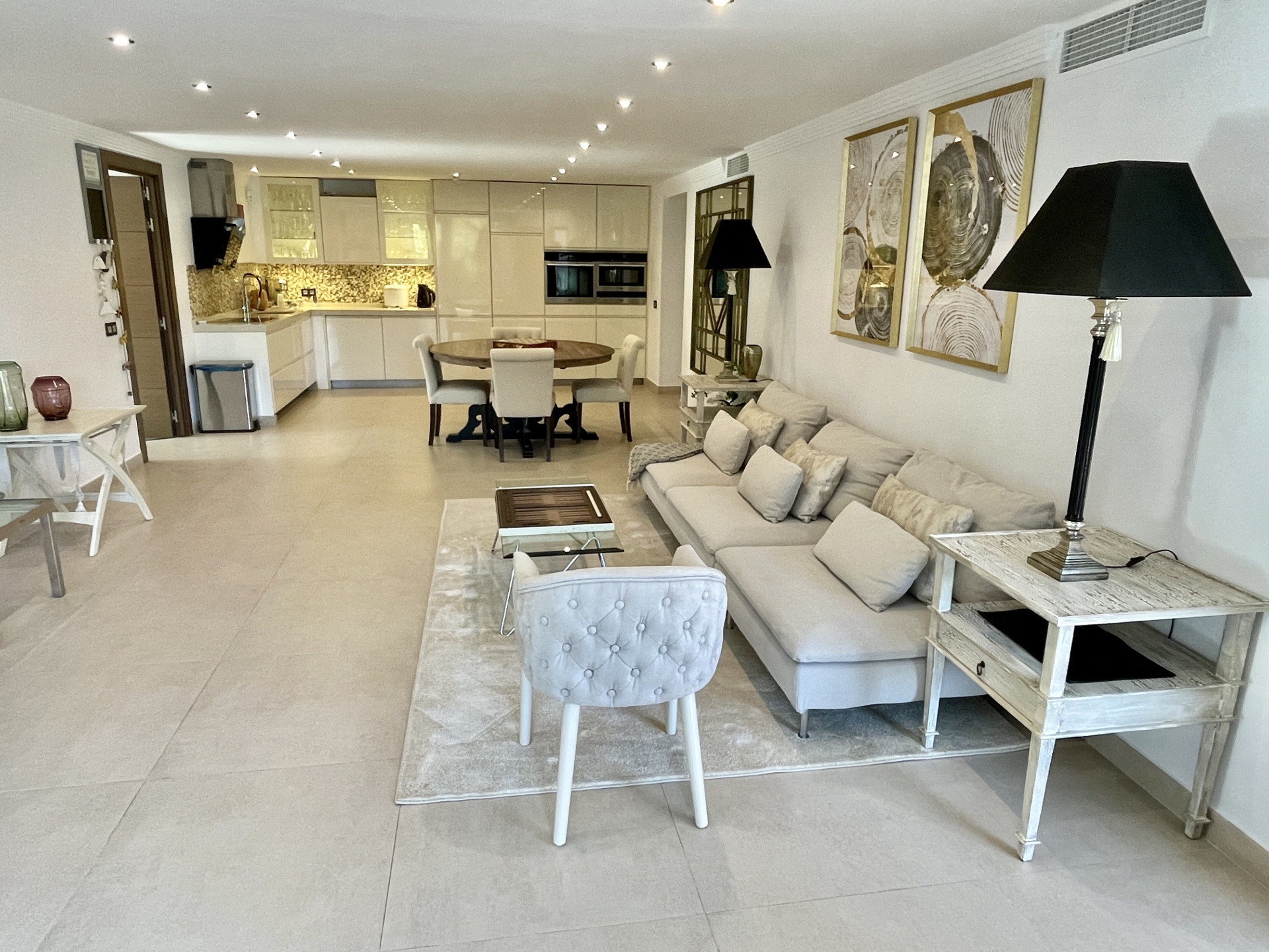 951-00105P - 8 Bedroom Villa in San Pedro de Alcantara, Malaga