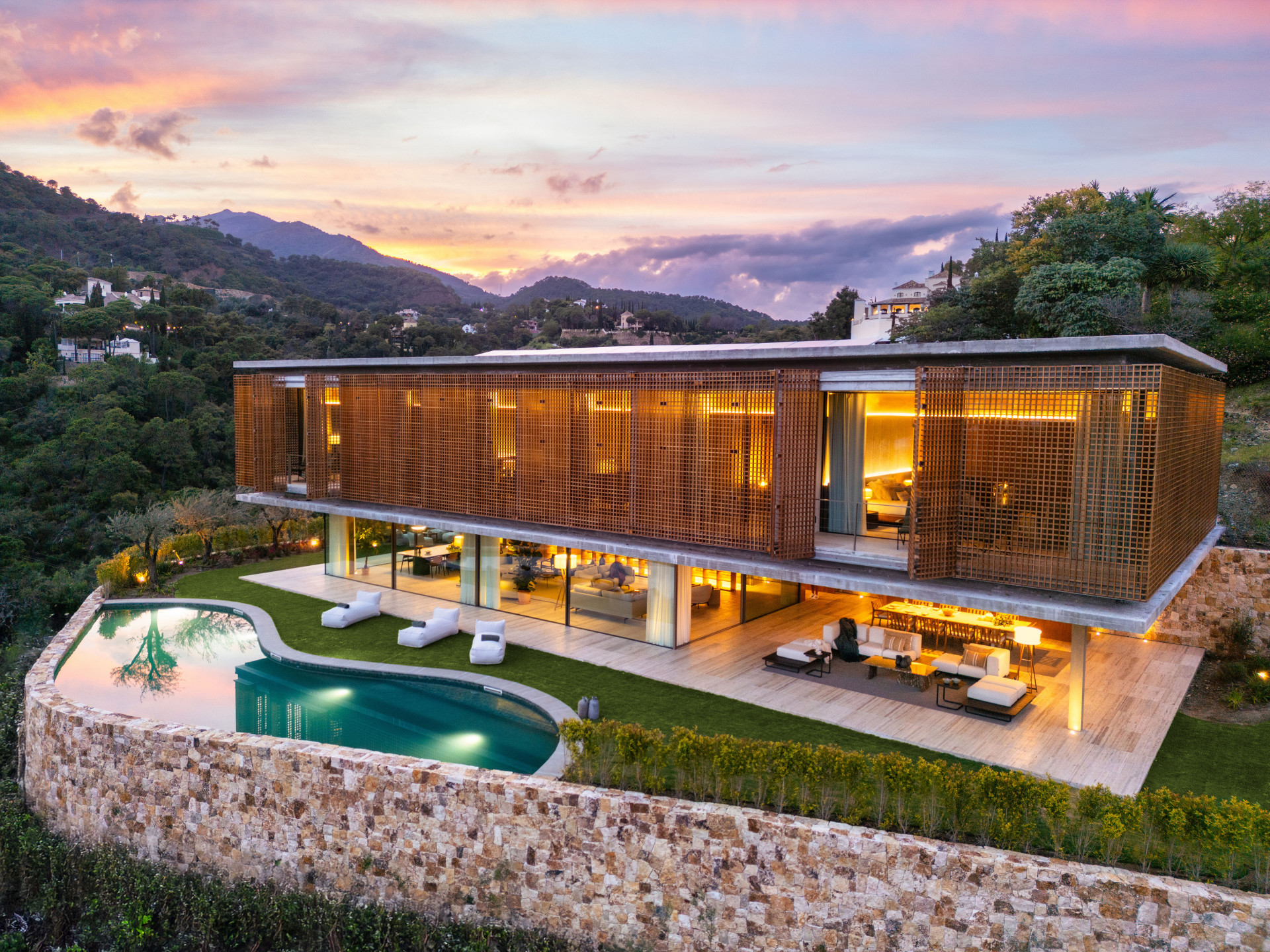951-00108P - 7 Bedroom Villa in Benahavis, Malaga