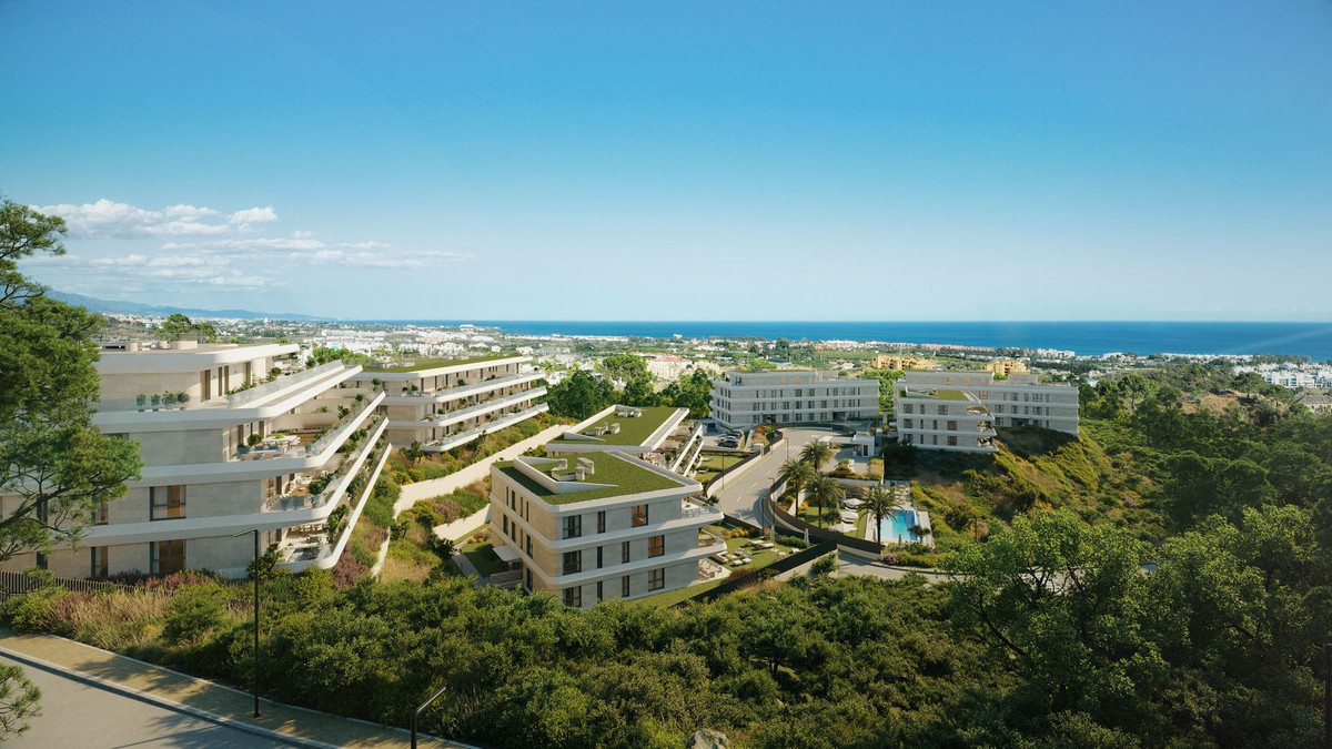 951-00128P - 4 Bedroom Apartment in Estepona, Malaga