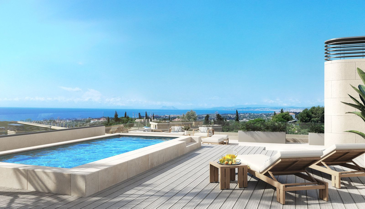 951-00128P - 4 Bedroom Apartment in Estepona, Malaga
