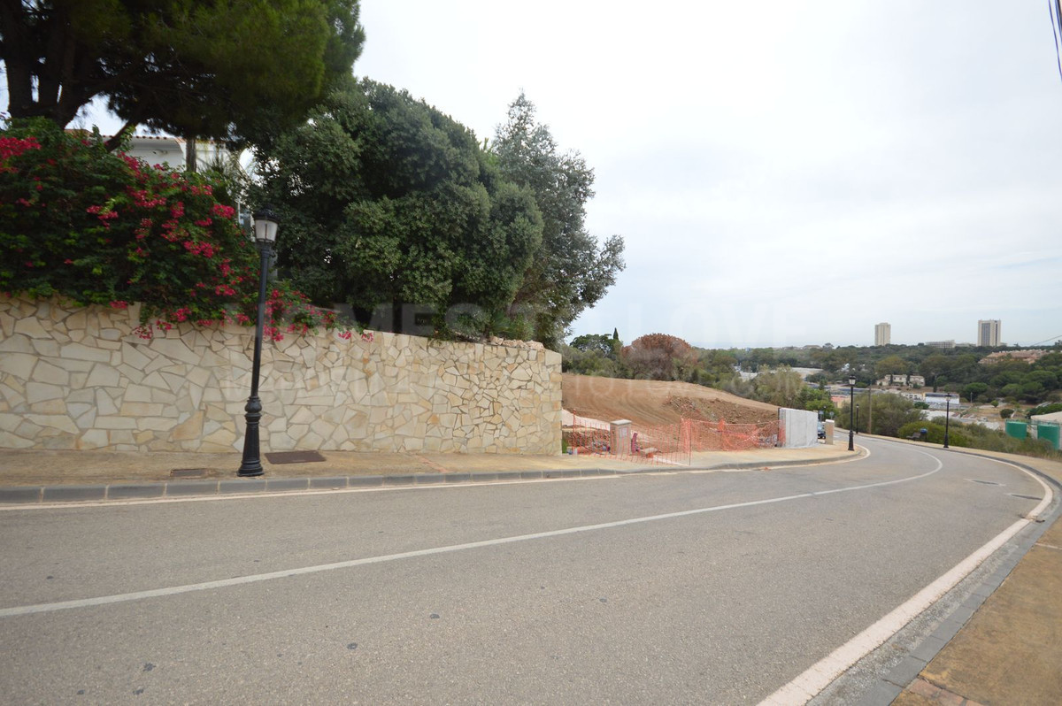 Plot for sale in Elviria, Marbella East