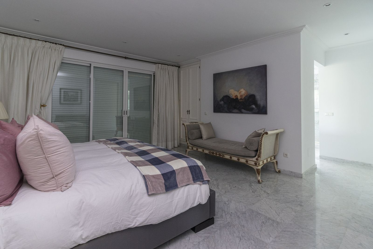 villa in Marbella Este — frame 12