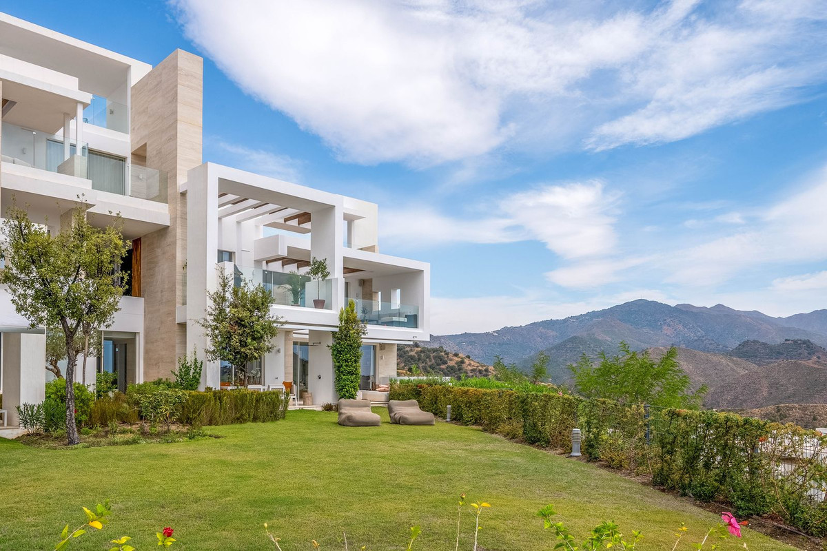 Ground Floor Apartment for sale in Ojen