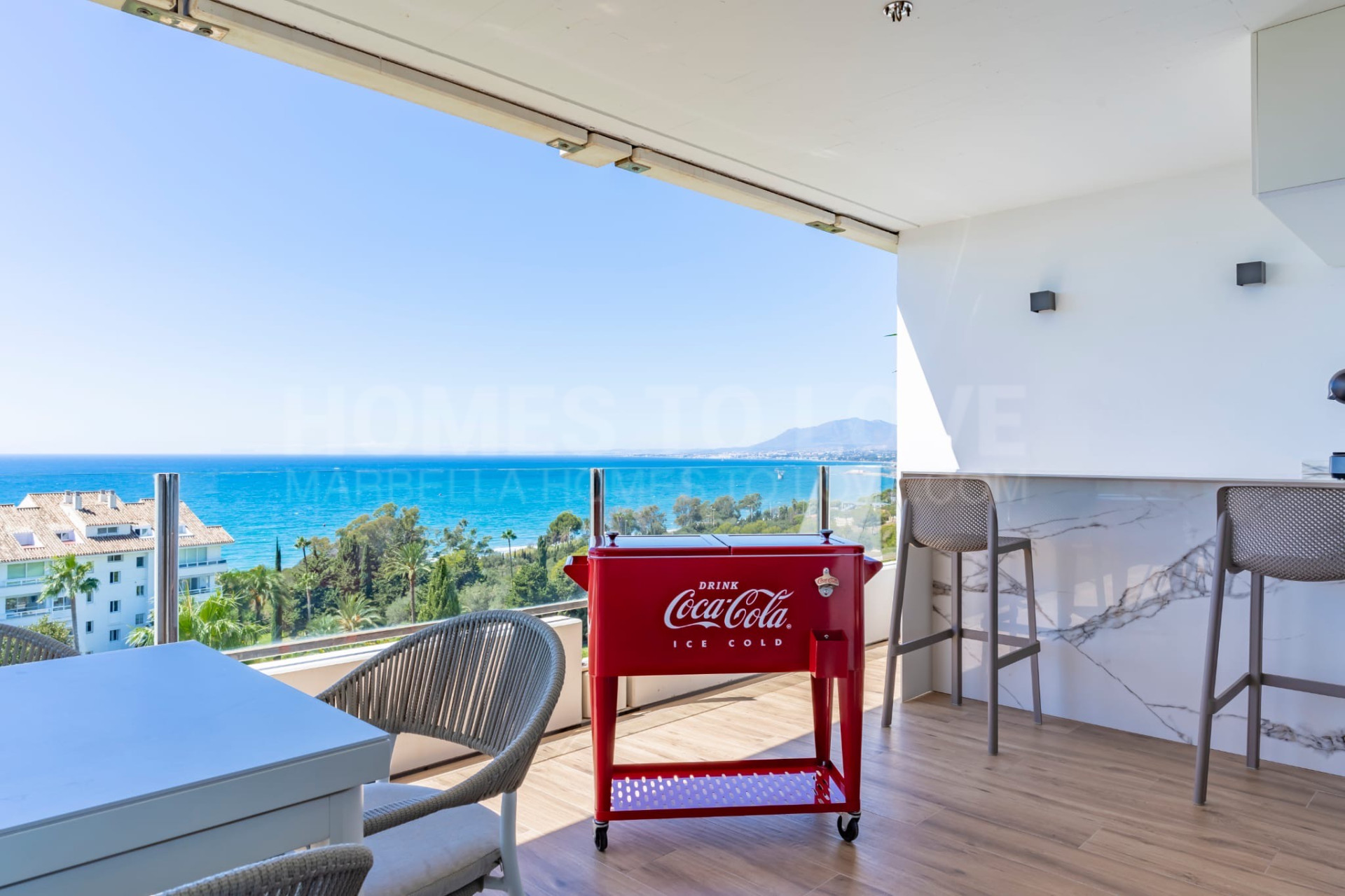 Exquisito apartamento moderno con vistas panorámicas en Torre Real, Marbella
