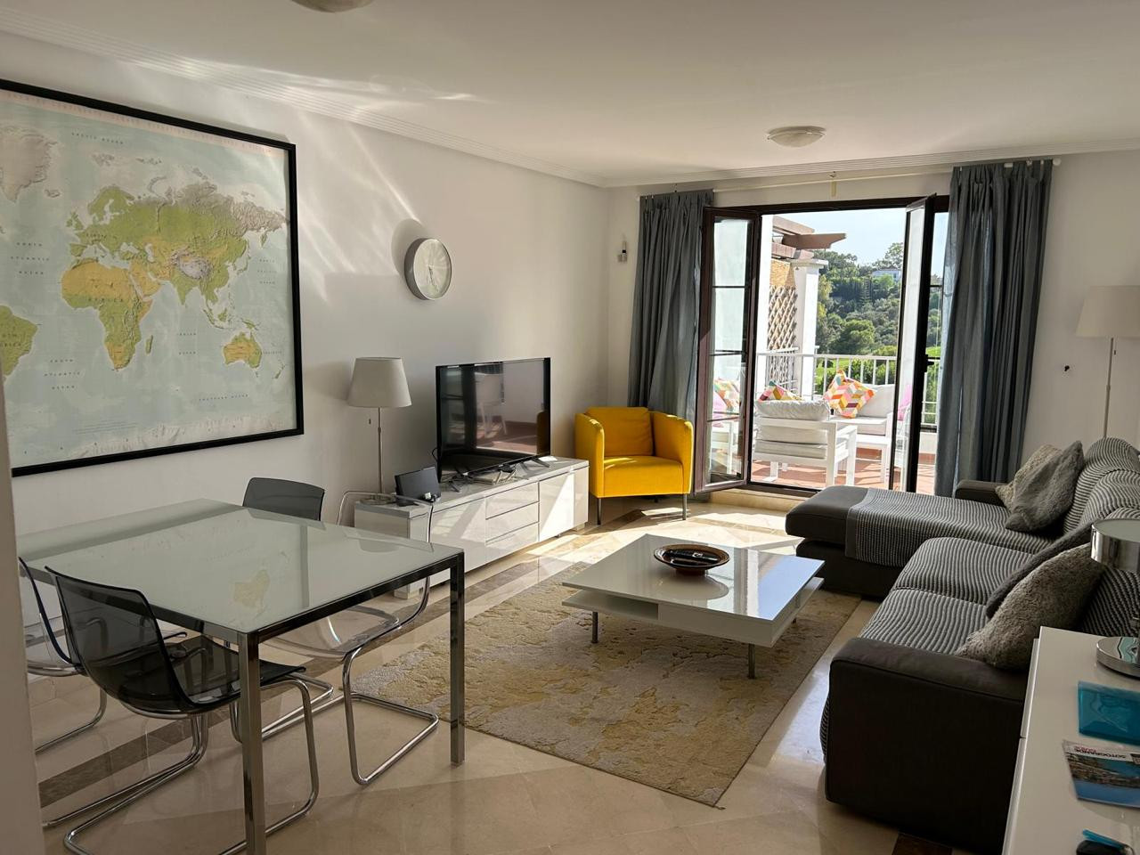 Apartment for long term rent in Los Arqueros, Benahavis
