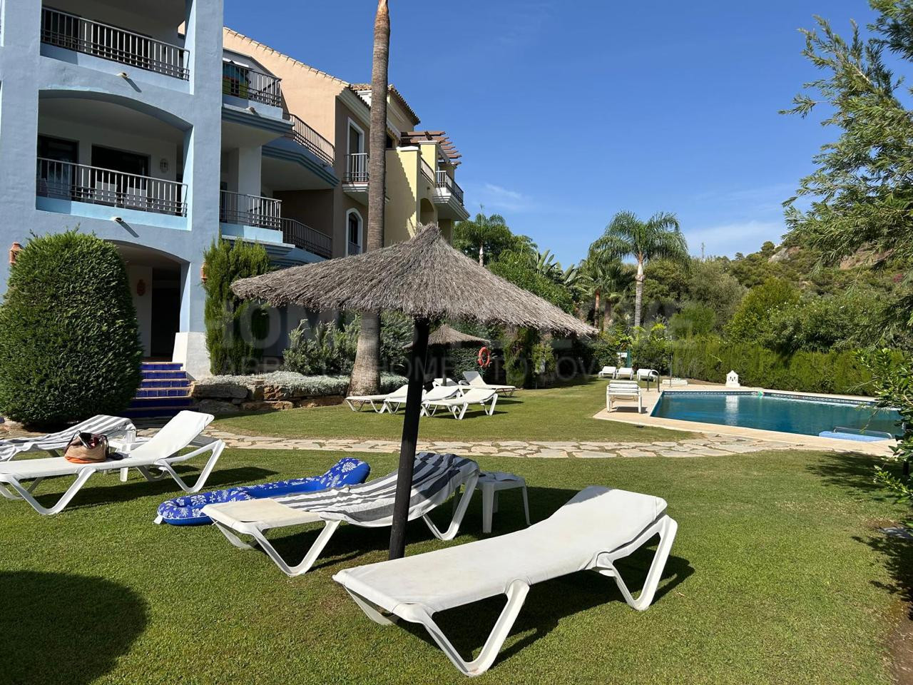Wohnung zur Langzeitmiete in Los Arqueros, Benahavis
