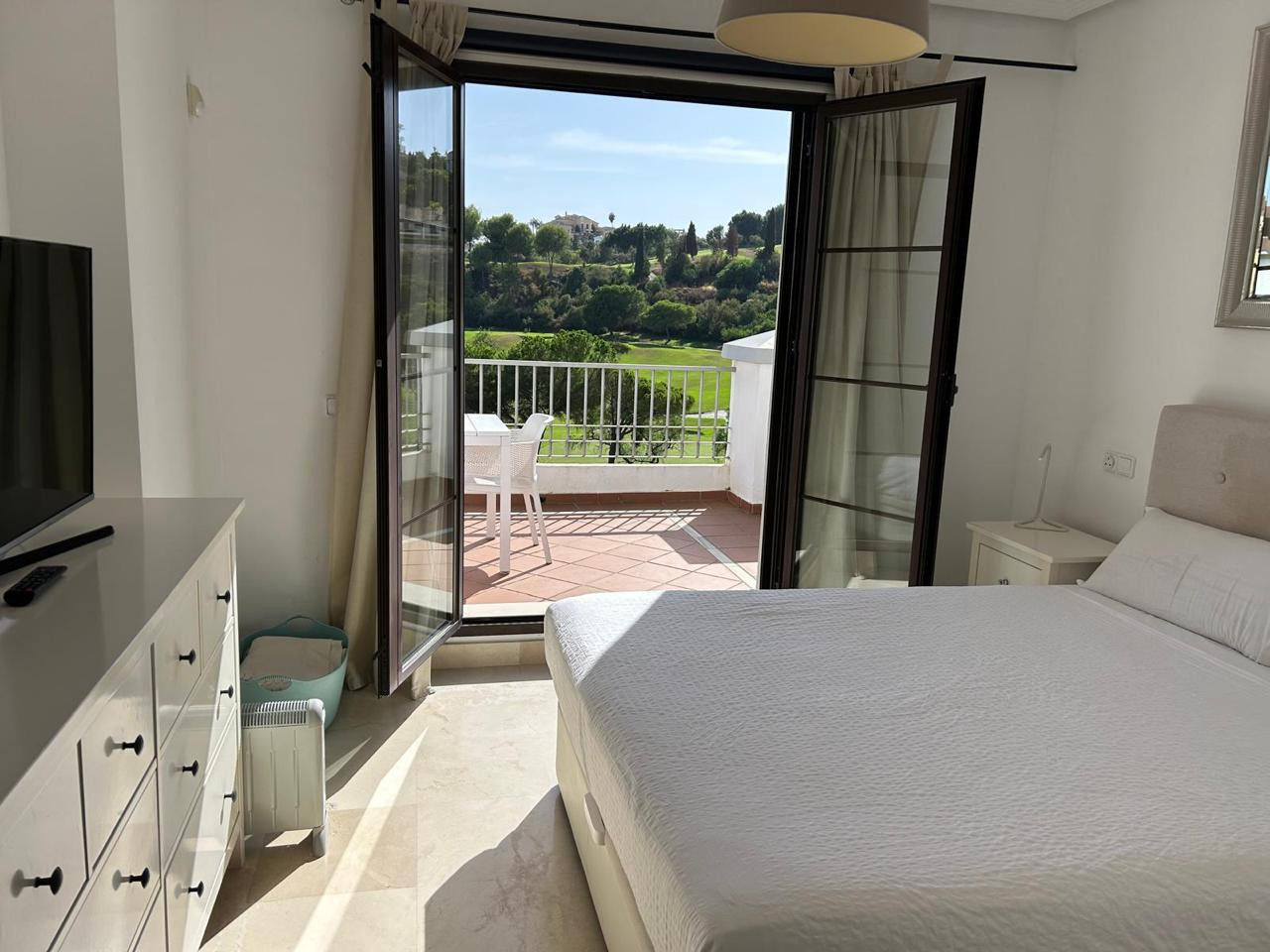 Apartment for long term rent in Los Arqueros, Benahavis