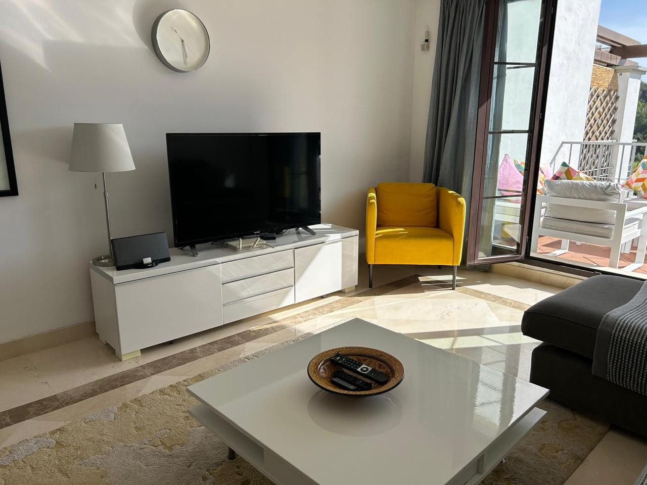 Apartment for long term rent in Los Arqueros, Benahavis