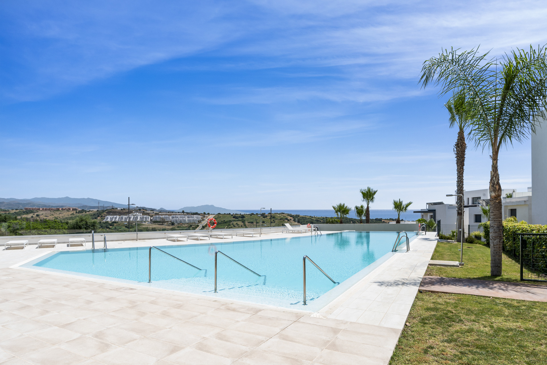 2-bedroom apartment in Estepona Golf — frame 14