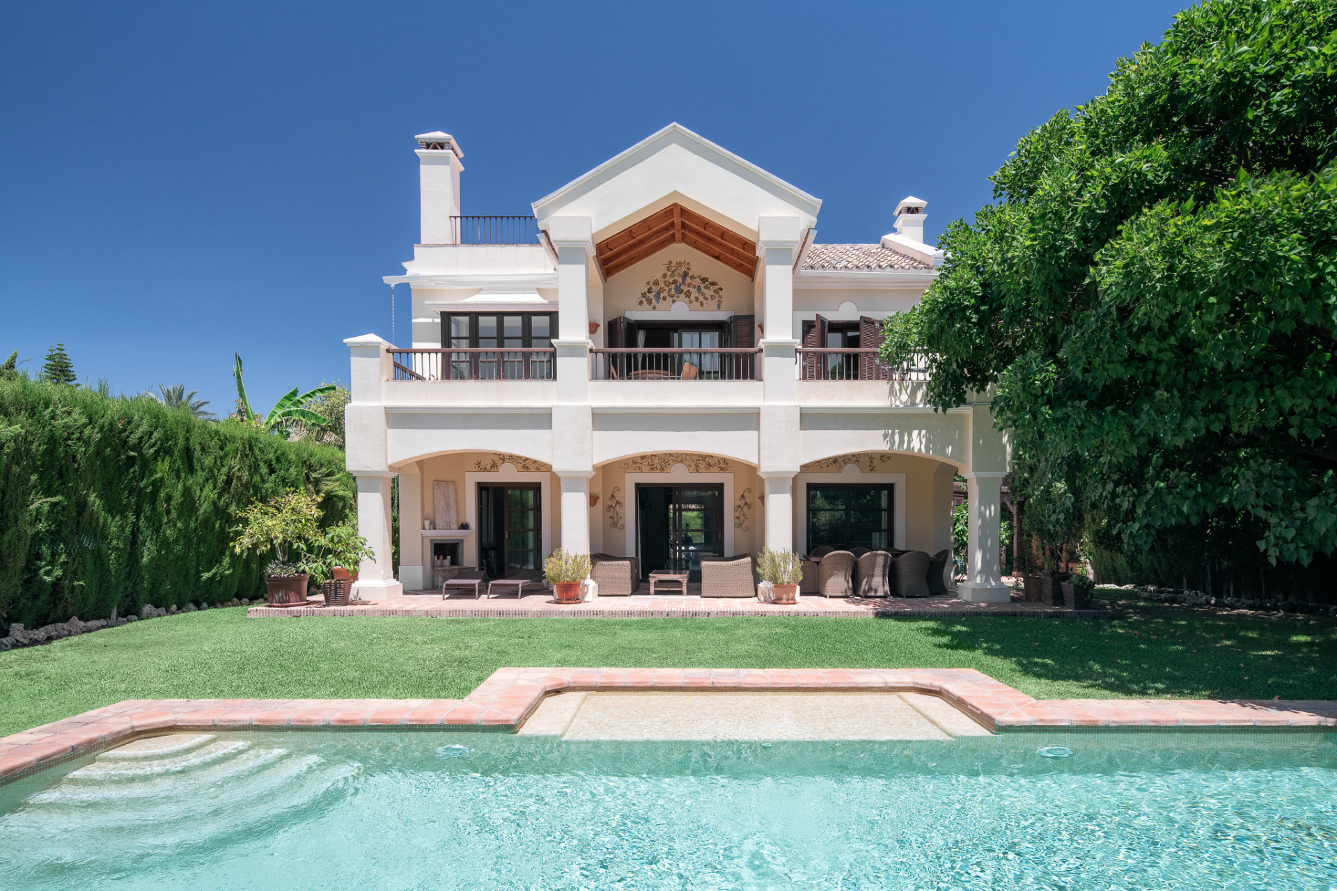 Villa in Sierra Blanca — frame 2