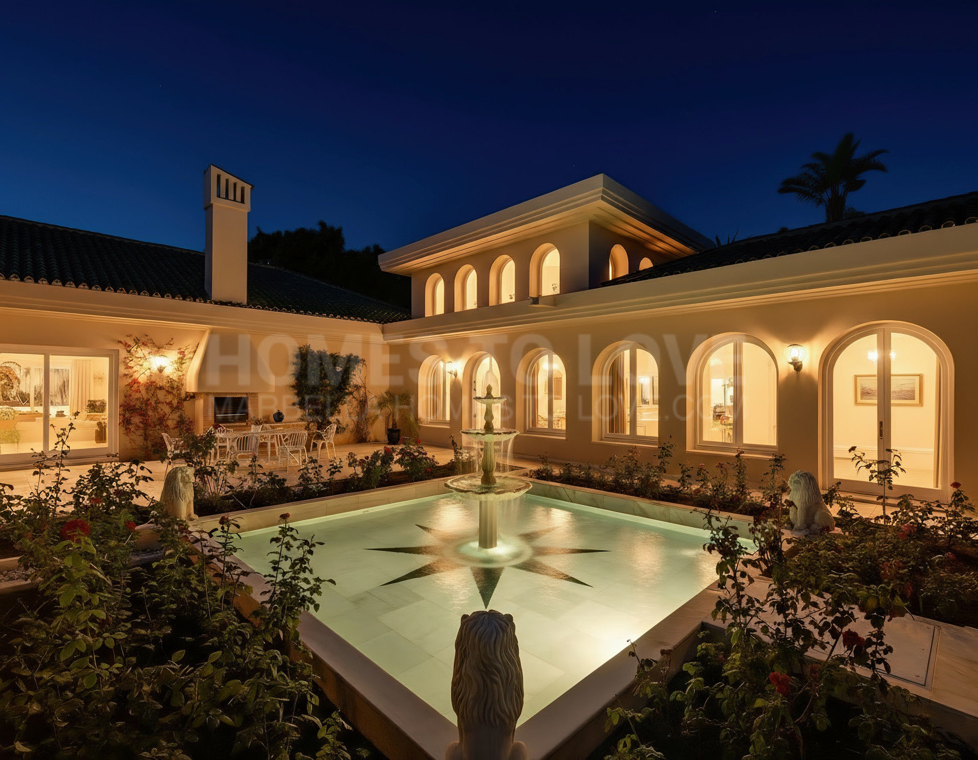 Villa for sale in Rio Real Golf, Marbella East