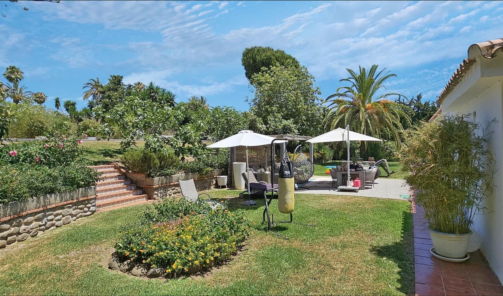 Villa for sale in Paraiso Barronal, Estepona East