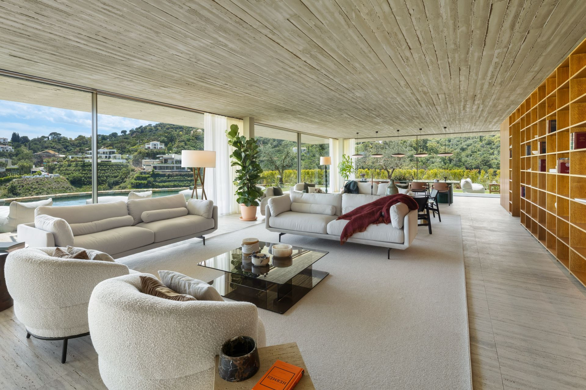 Villa 7 Bedrooms 8 Bathrooms in Marbella, Costa del Sol