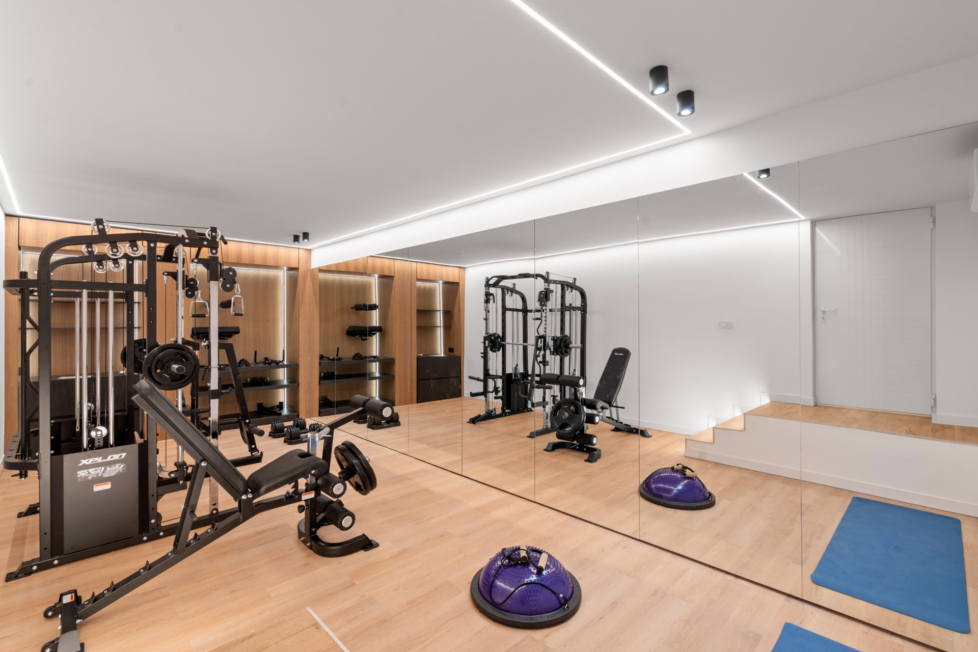 Villa 7 Bedrooms 7 Bathrooms in Marbella, Costa del Sol