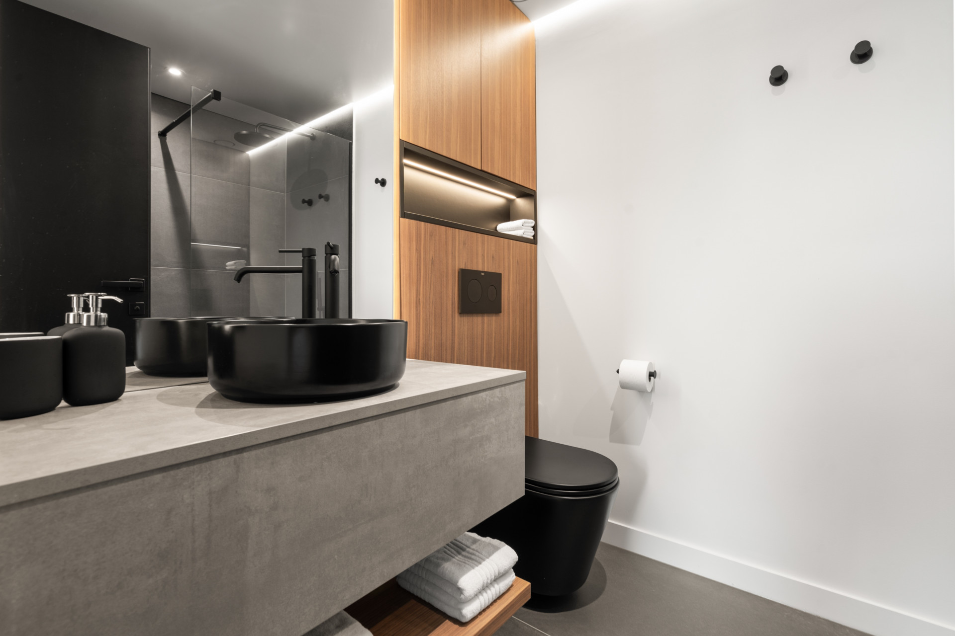 Villa 7 Bedrooms 7 Bathrooms in Marbella, Costa del Sol