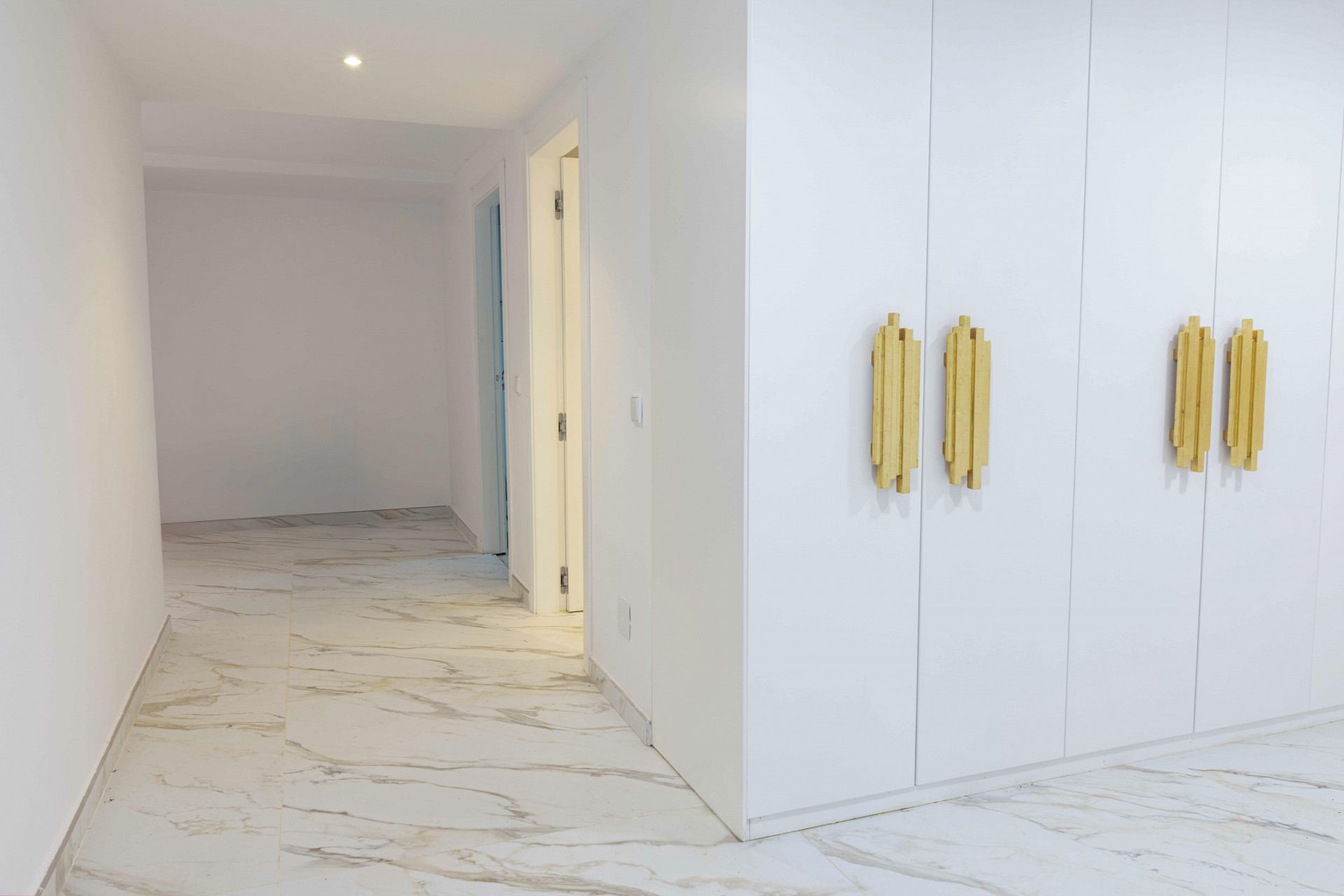 Villa 5 Bedrooms 5 Bathrooms in Marbella, Costa del Sol