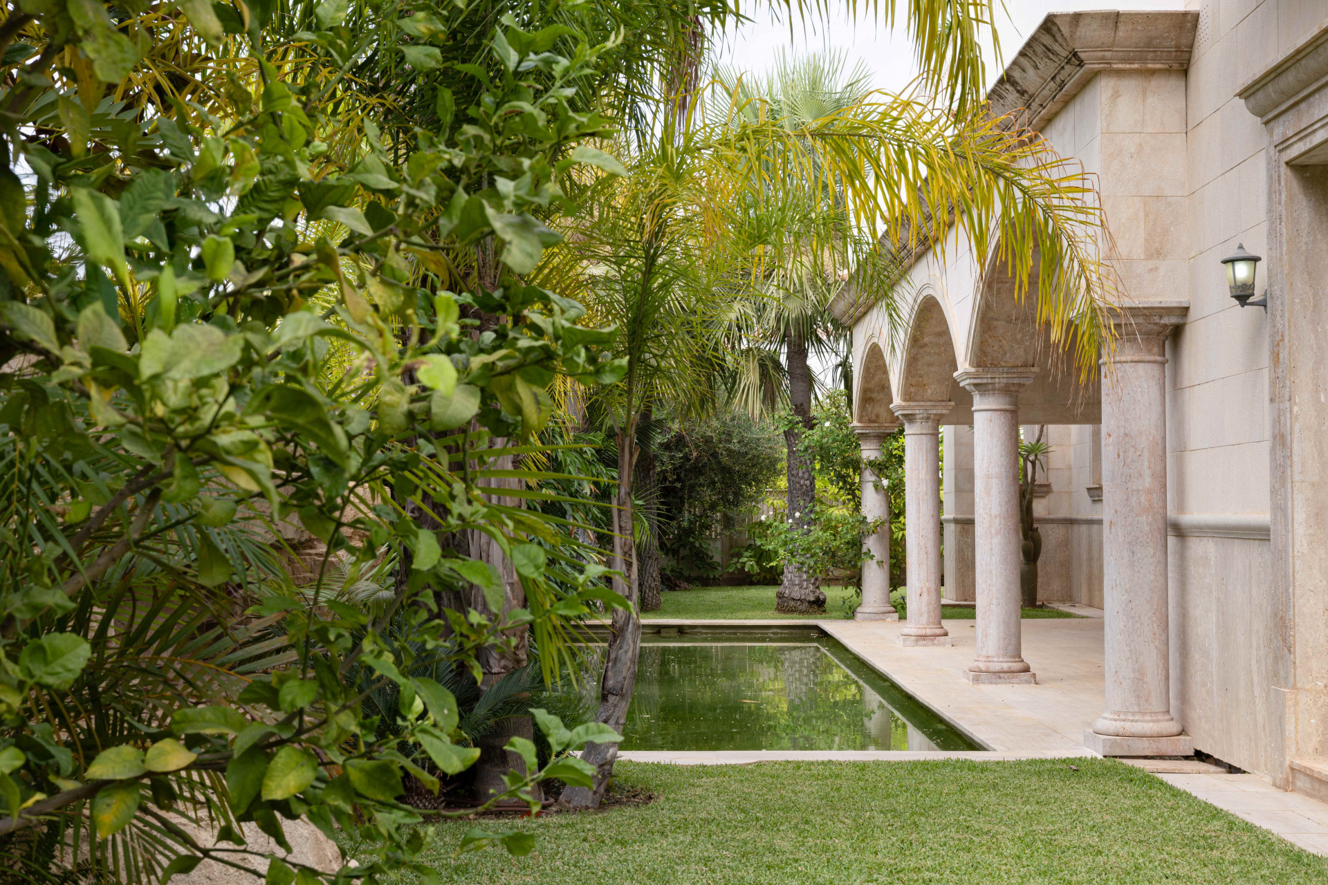 Villa 5 Bedrooms 5 Bathrooms in Marbella, Costa del Sol