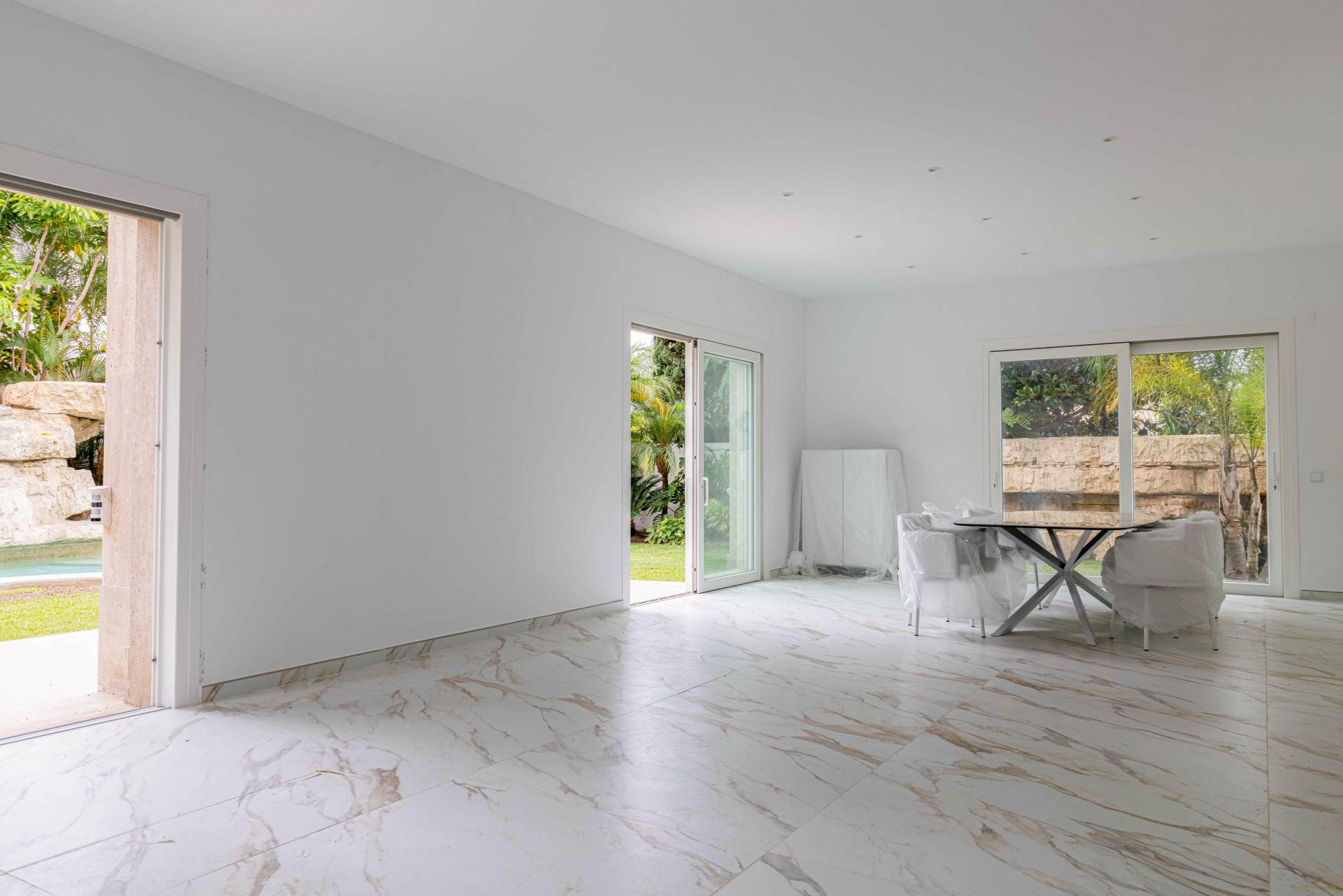 Villa 5 Bedrooms 5 Bathrooms in Marbella, Costa del Sol