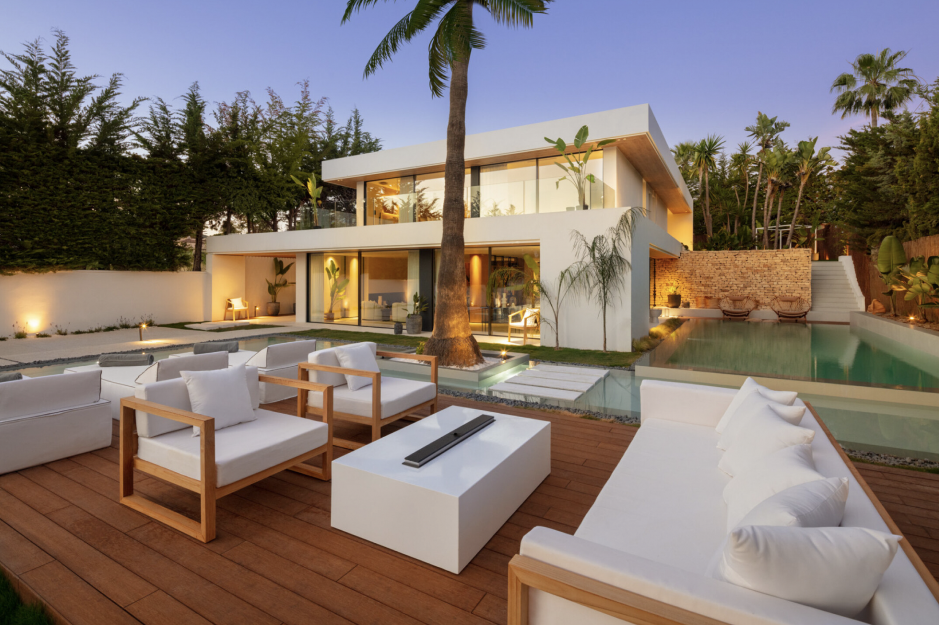 Villa 4 Bedrooms 4 Bathrooms in Marbella, Costa del Sol