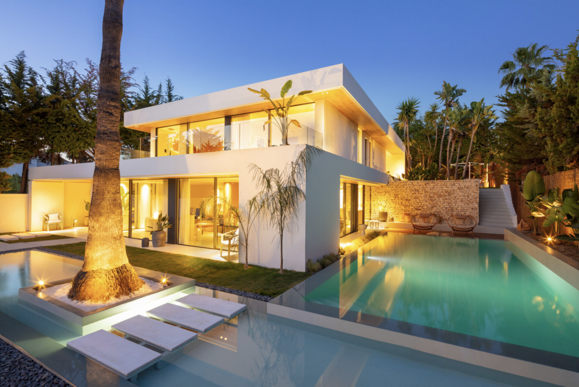 Villa 4 Bedrooms 4 Bathrooms in Marbella, Costa del Sol