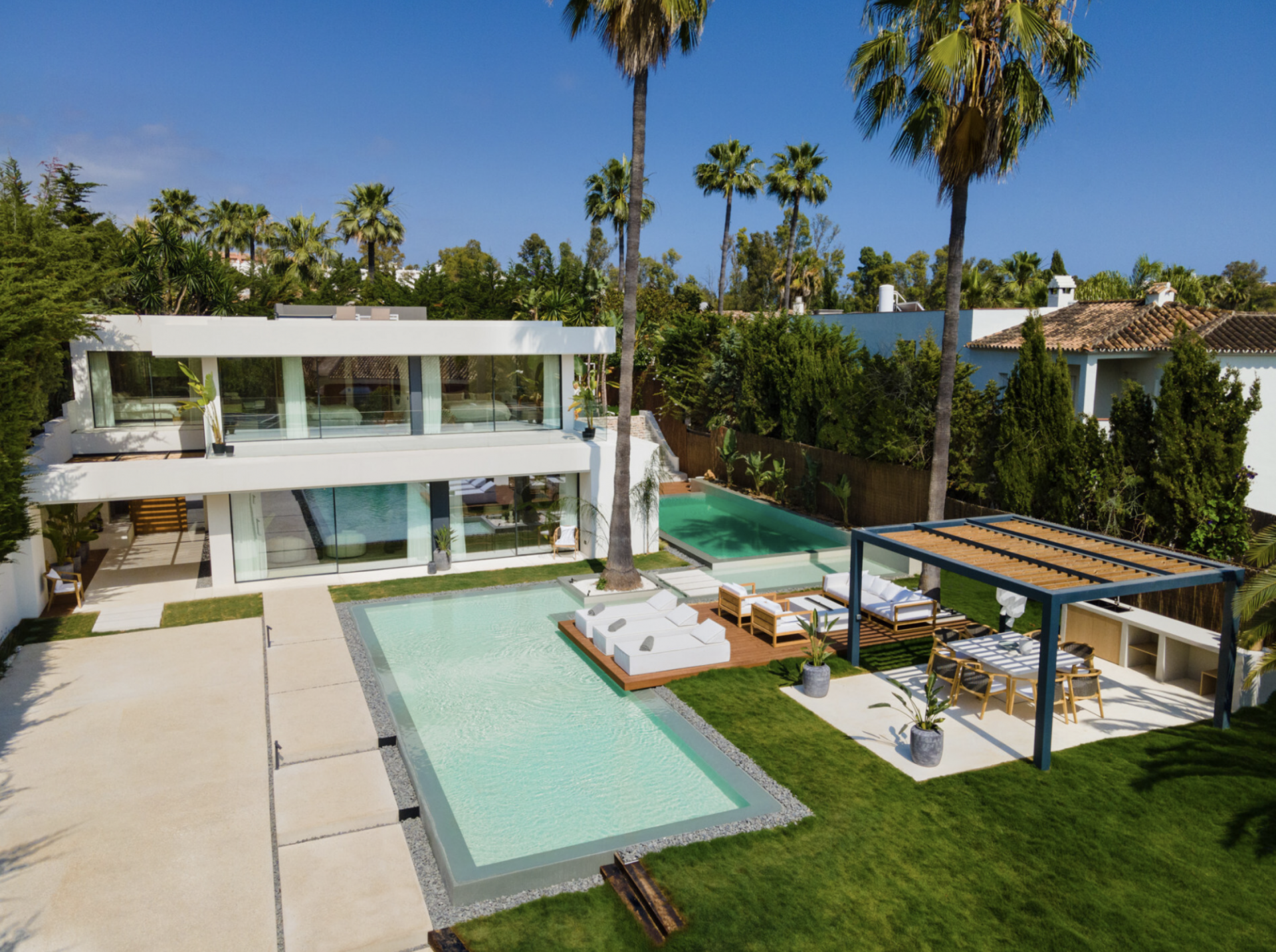 Villa 4 Bedrooms 4 Bathrooms in Marbella, Costa del Sol