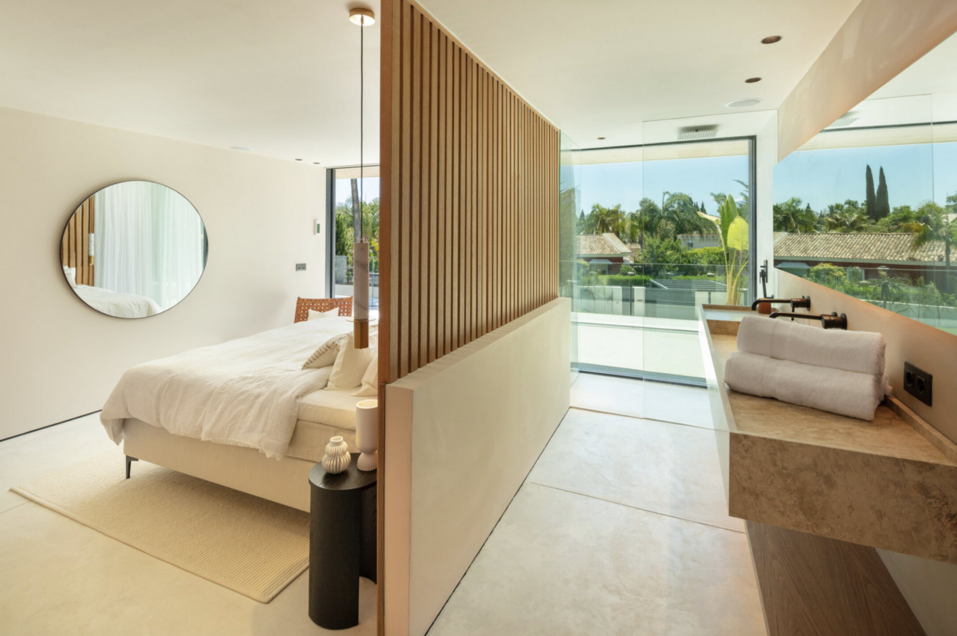 Villa 4 Bedrooms 4 Bathrooms in Marbella, Costa del Sol