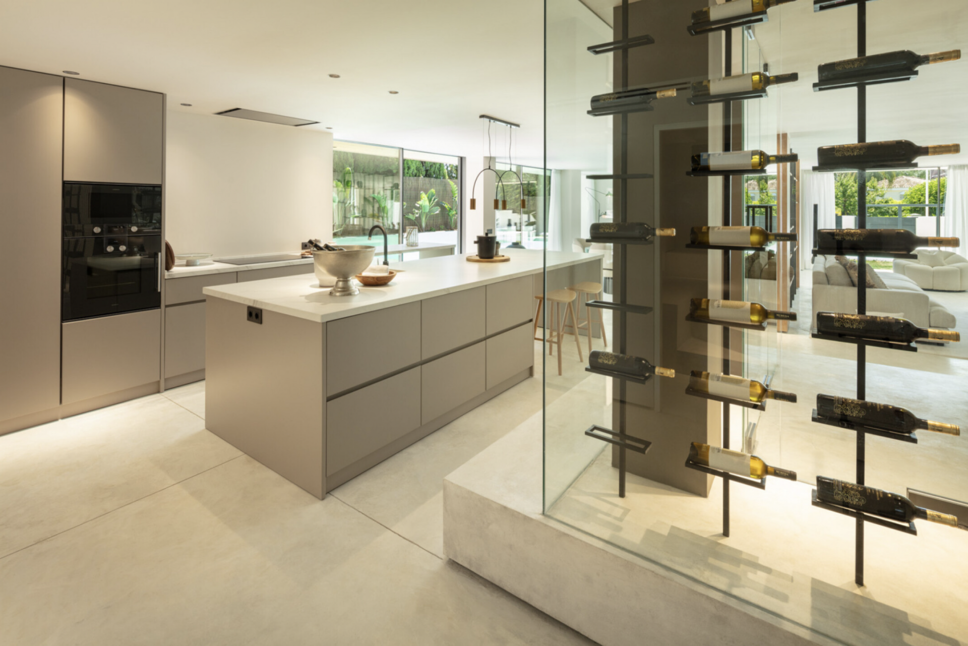 Villa 4 Bedrooms 4 Bathrooms in Marbella, Costa del Sol