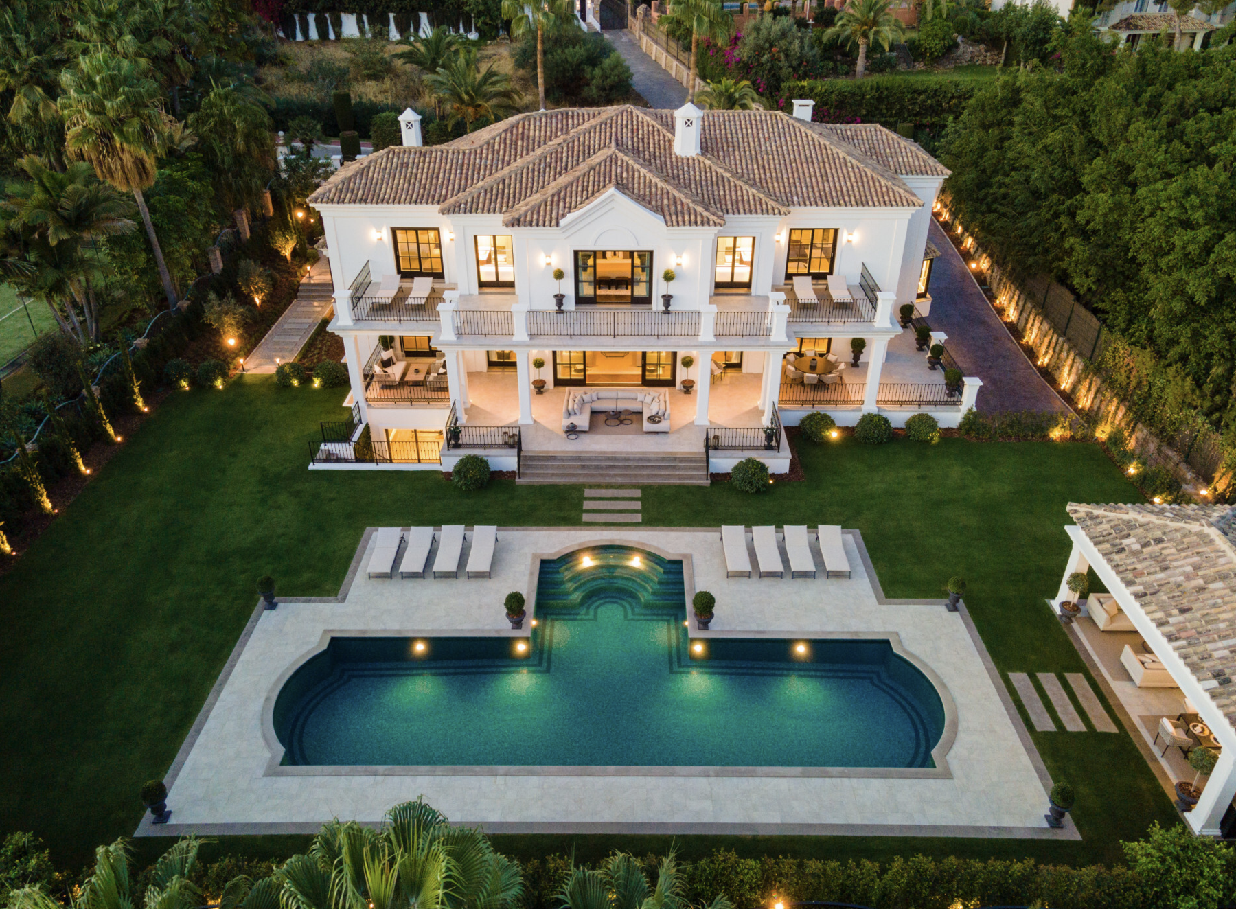 Villa 6 Bedrooms 7 Bathrooms in Marbella, Costa del Sol