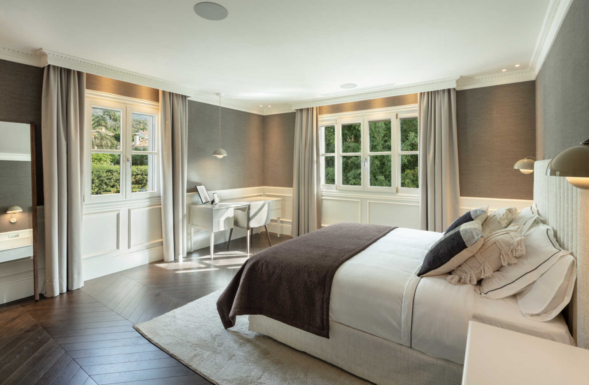 Villa 6 Bedrooms 7 Bathrooms in Marbella, Costa del Sol