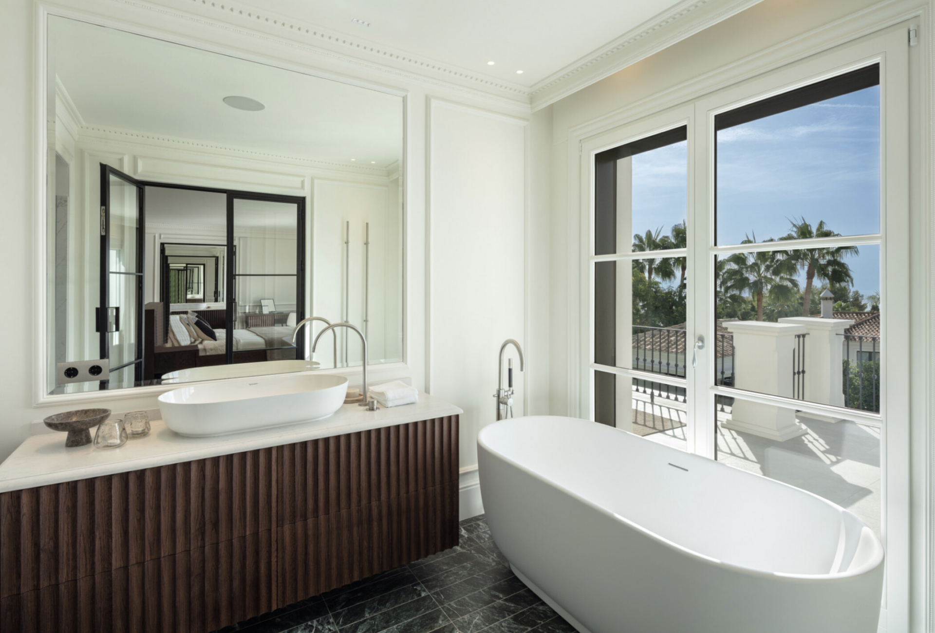 Villa 6 Bedrooms 7 Bathrooms in Marbella, Costa del Sol