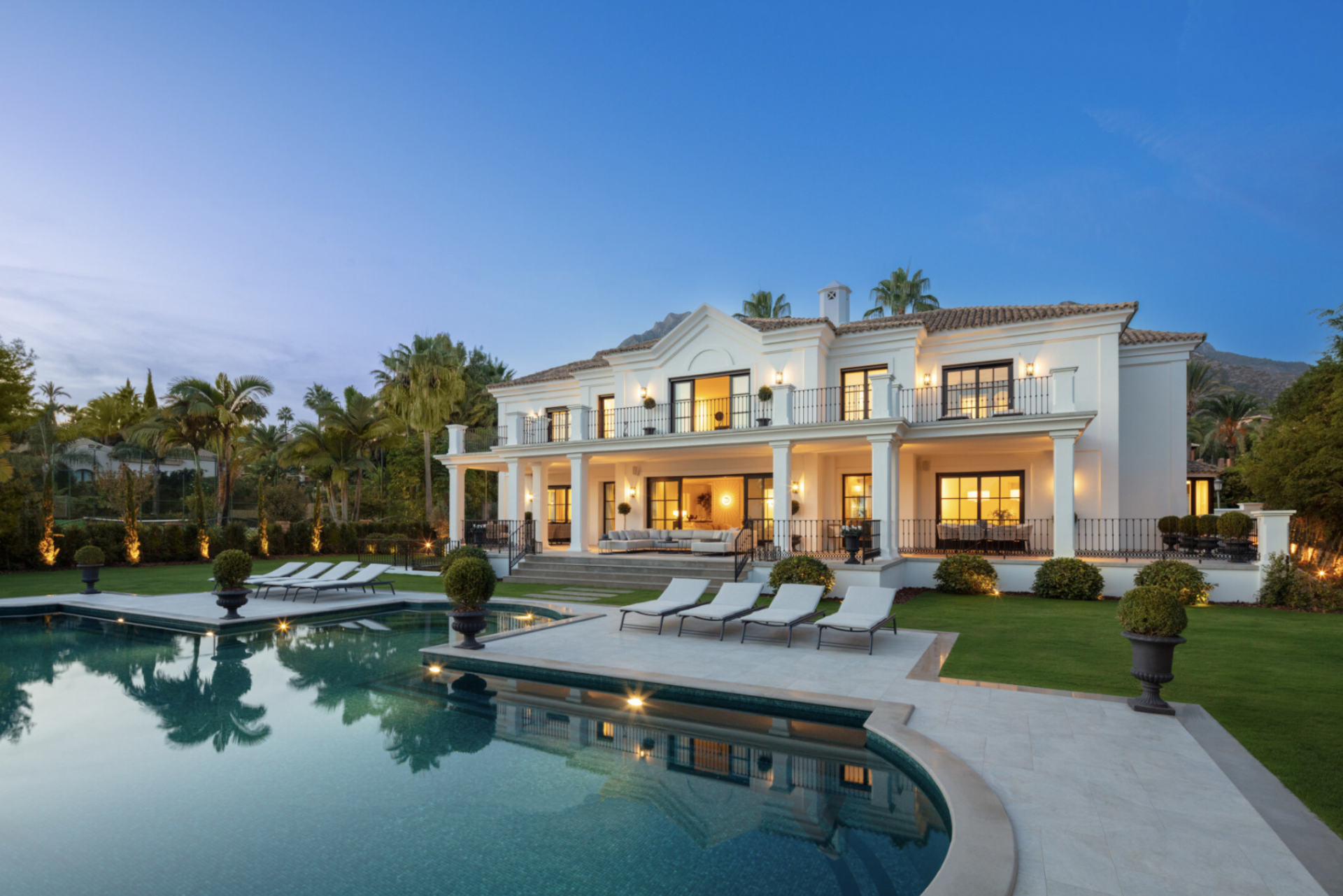 Villa 6 Bedrooms 7 Bathrooms in Marbella, Costa del Sol