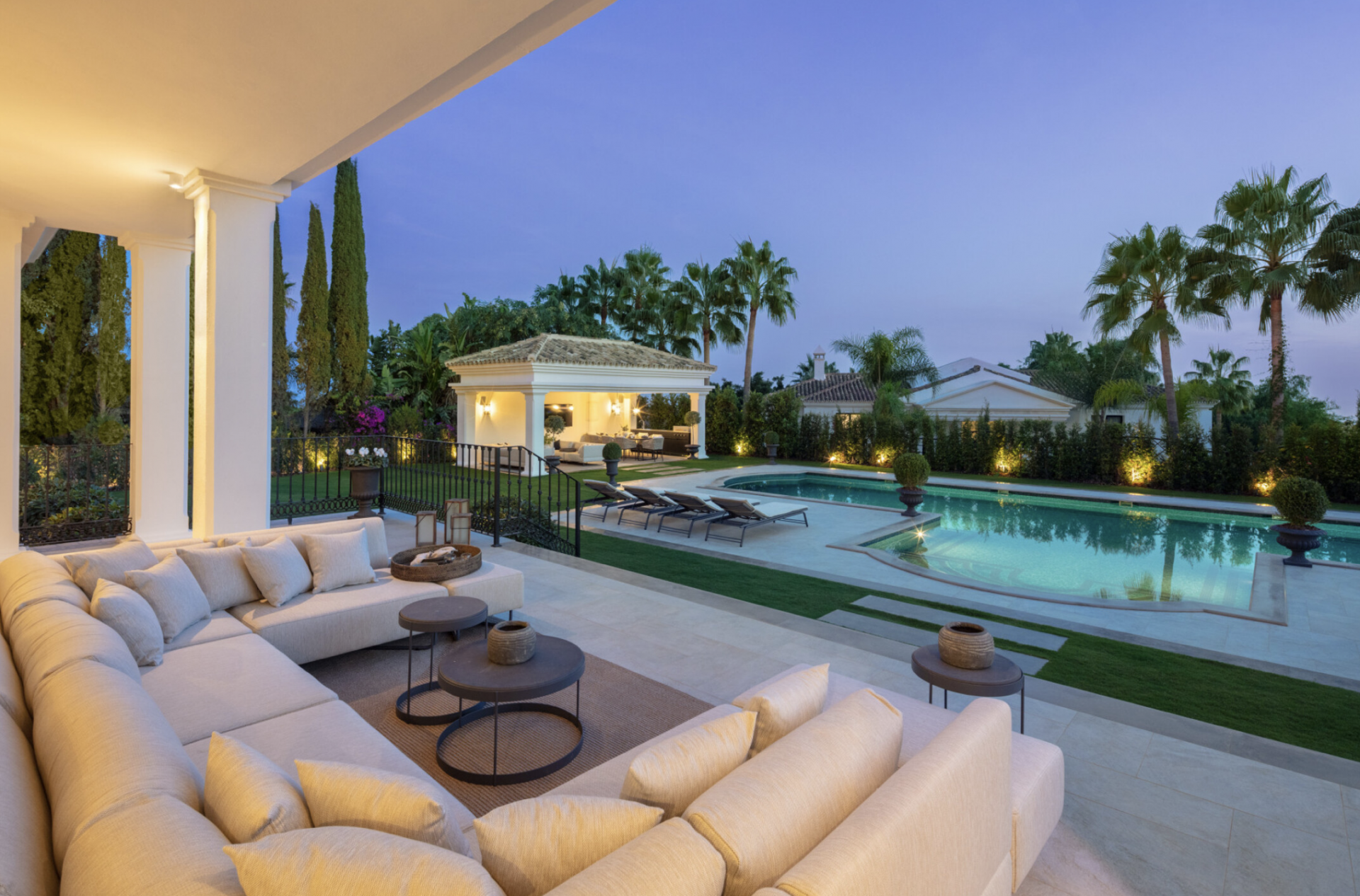 Villa 6 Bedrooms 7 Bathrooms in Marbella, Costa del Sol