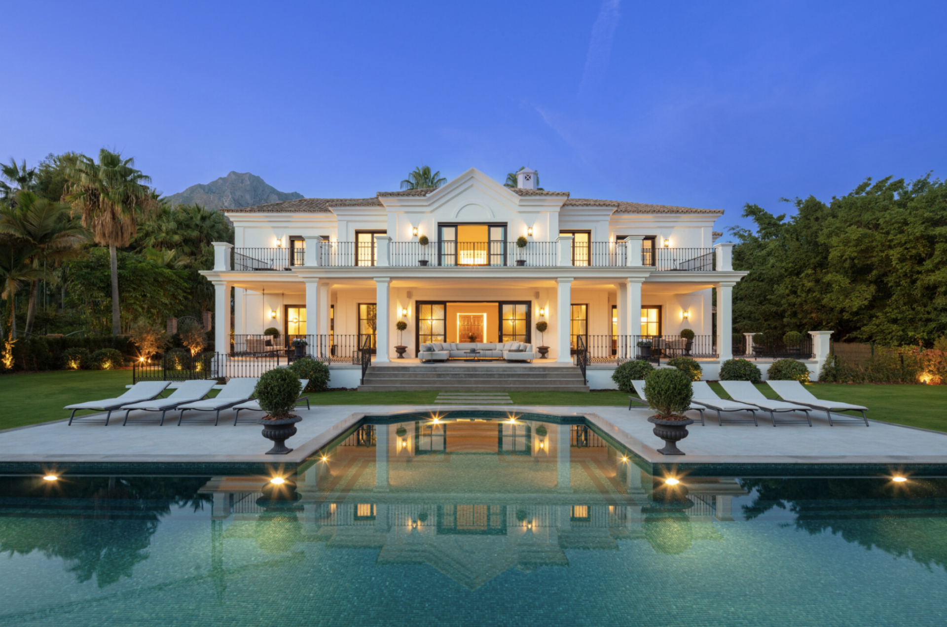 Villa 6 Bedrooms 7 Bathrooms in Marbella, Costa del Sol